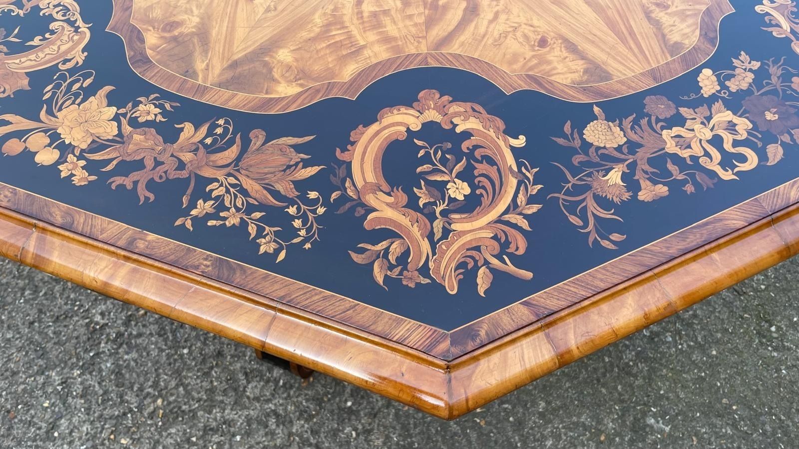 Victorian Octagonal Table With Ebony Inlays On Fine And Satinwood – 19th Century photo vinterior