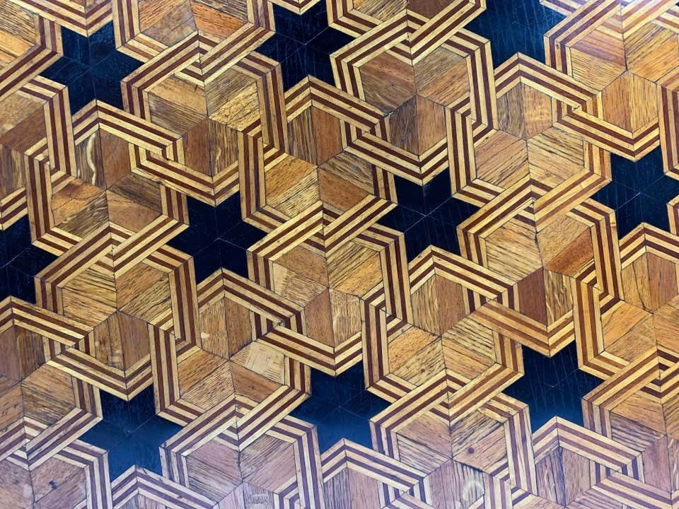 19th Century Walnut And Parquetry Inlaid William IV Style Centre Table photo 9500.0