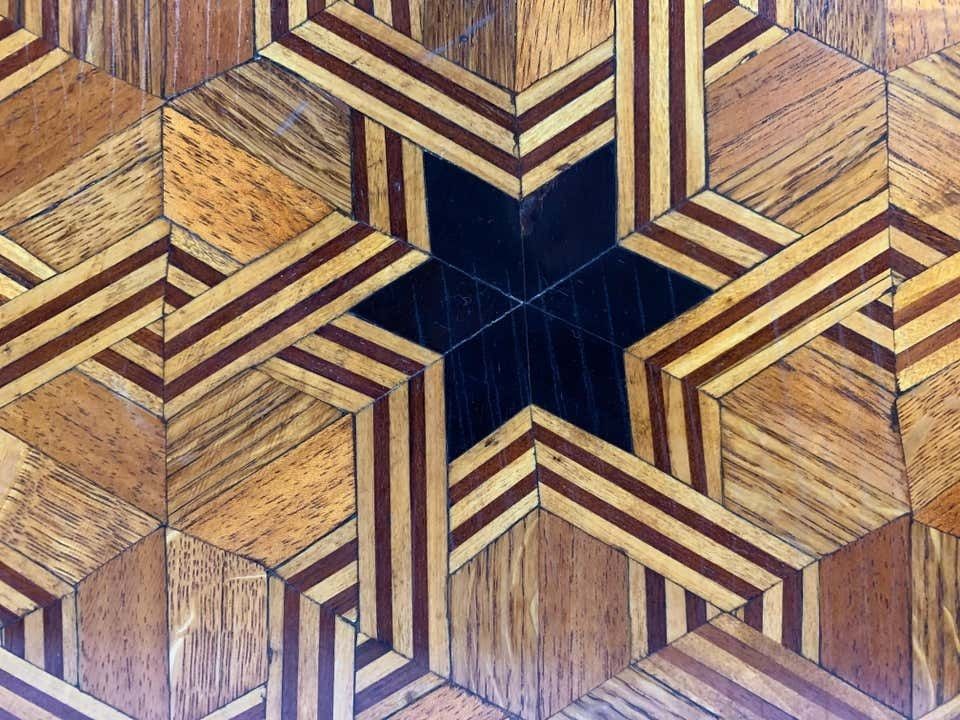 19th Century Walnut And Parquetry Inlaid William IV Style Centre Table photo vinterior