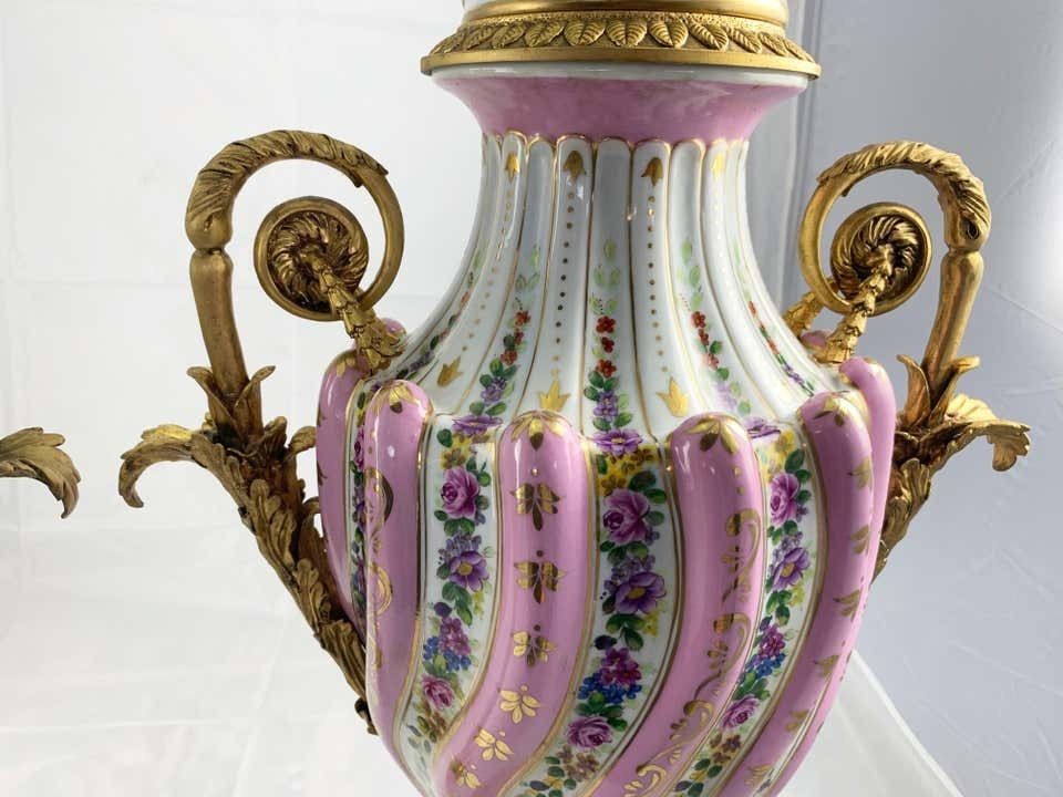 20th Century Pair Of Ormolu Mounted Pink Sevres Vases With Lids photo vinterior