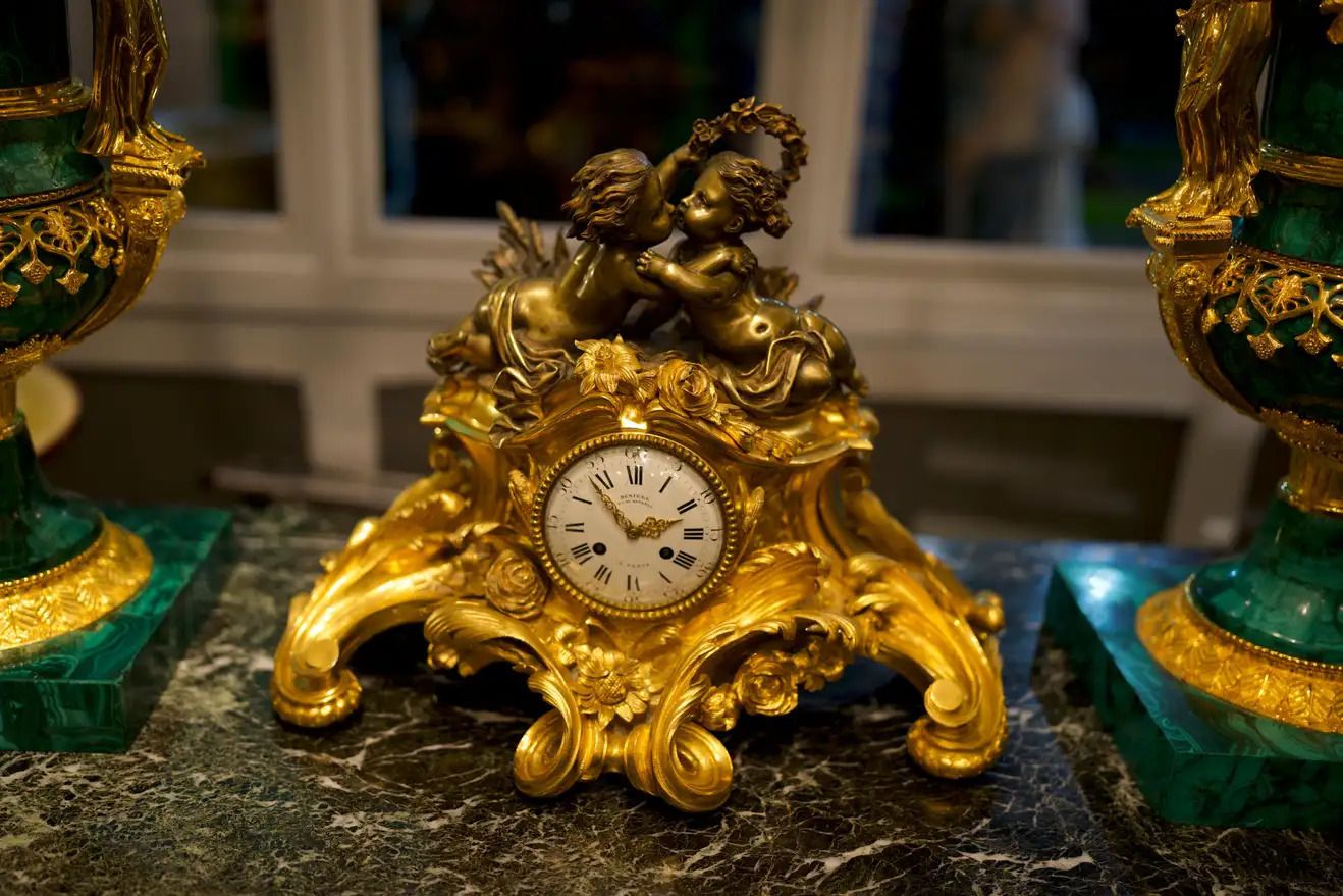 Louis XV Style 19th Century French Figural Gilt Bronze Mantel Clock photo for sale