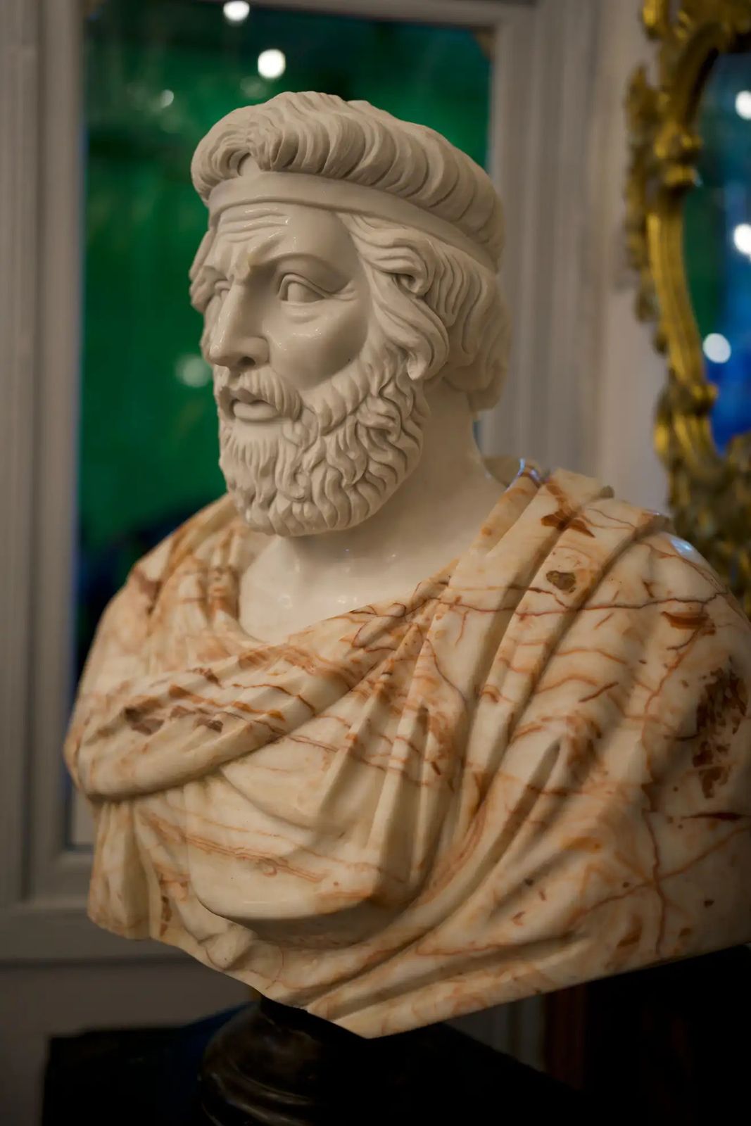 20th Century Bust Of Roman Hand Carved In Carrara White And Alicante Red Marble photo vinterior