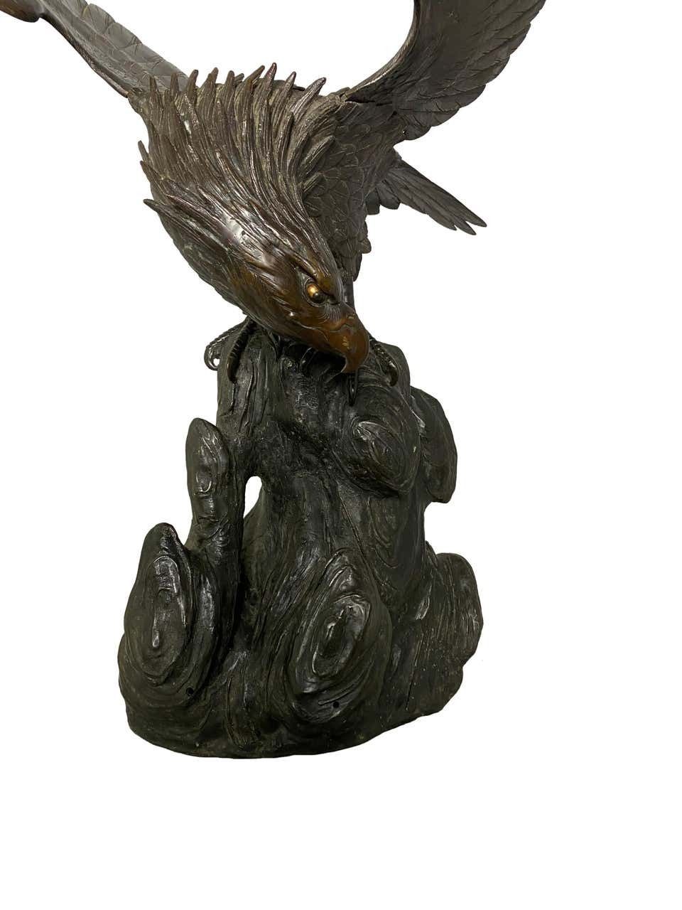 photo furniture Antique Japanese Bronze Eagle From The Meiji Period, 19th Century