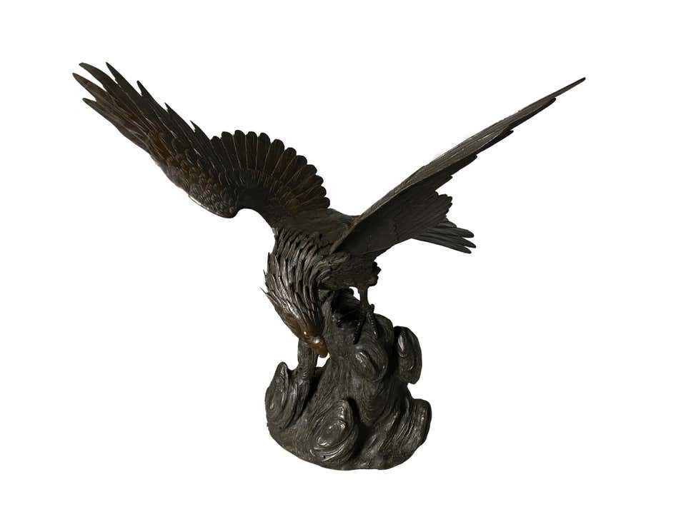 8400.0 Antique Japanese Bronze Eagle From The Meiji Period, 19th Century photo