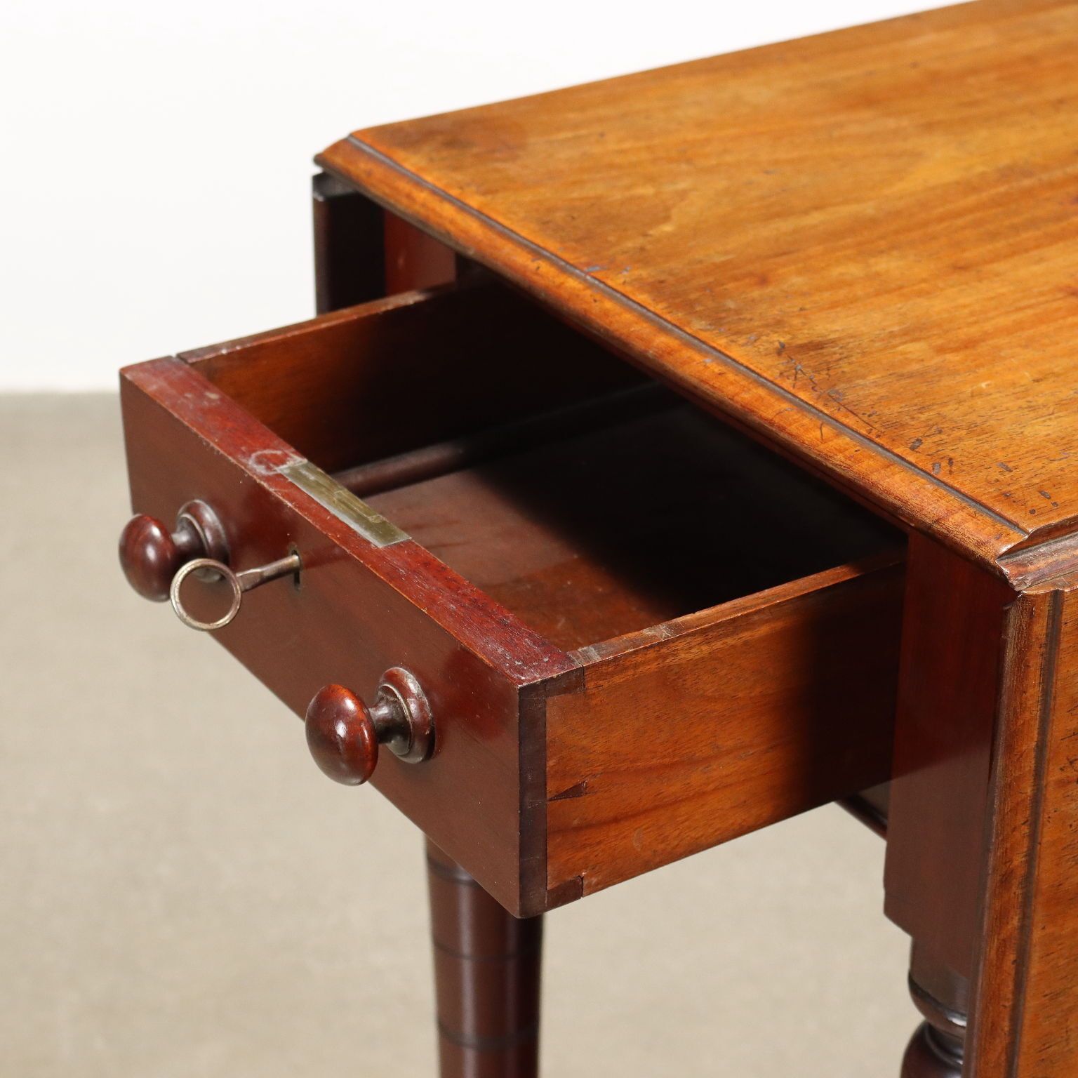 Antique Coffee Table Mahogany Drawers Decorations XIX Century photo 570.0