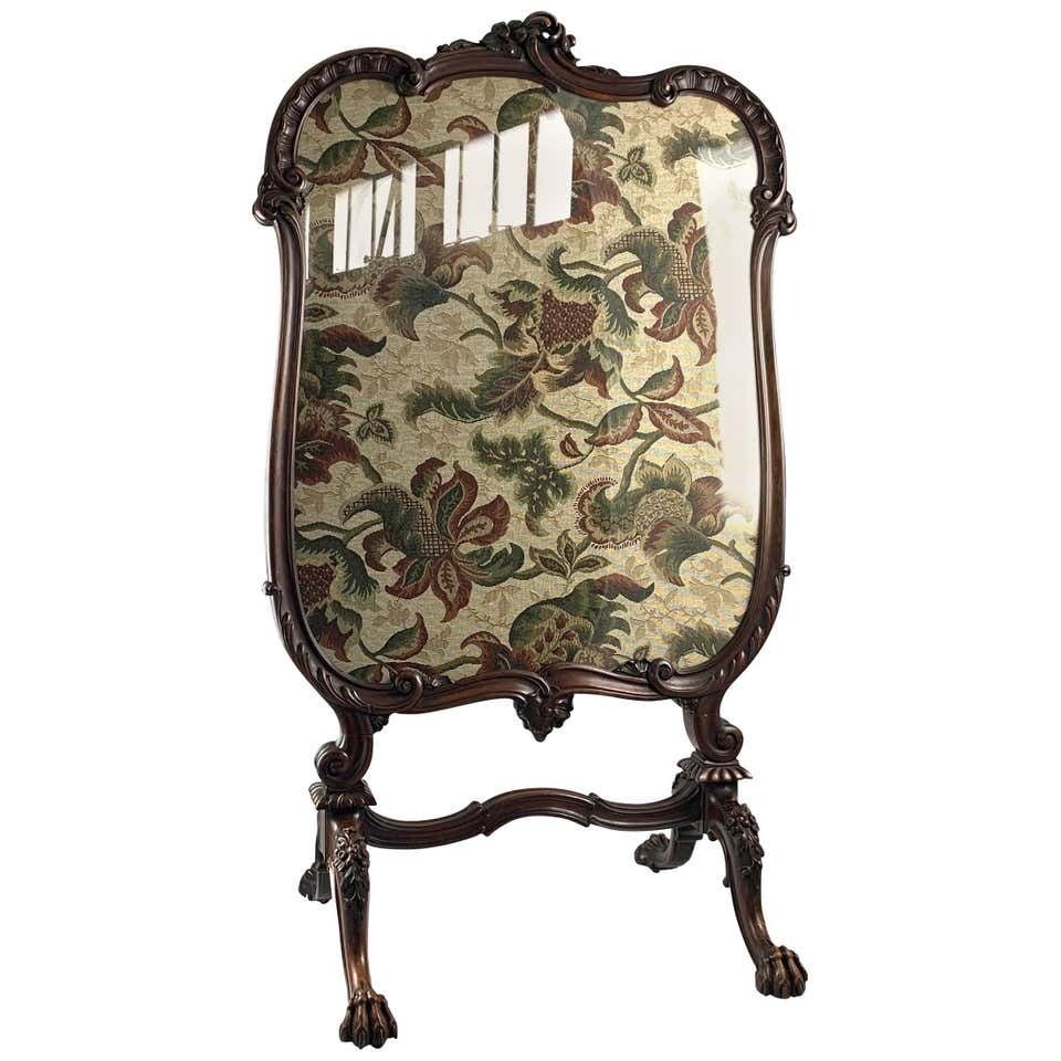 19th Century Fine Tapestry Firescreen In A Carved Walnut Fram