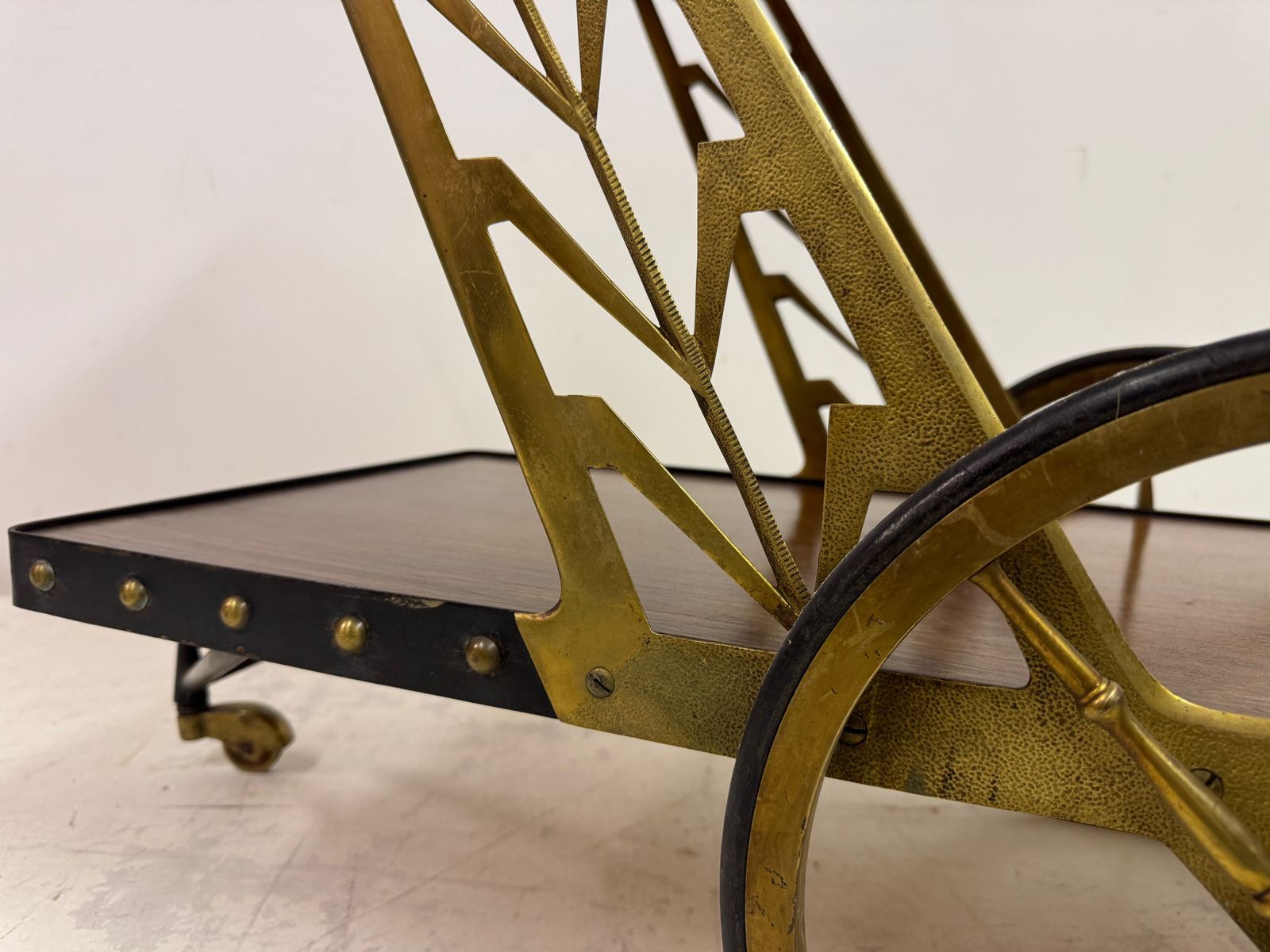 photo vinterior 1950s Italian Bar Cart With Sculptural Detailing