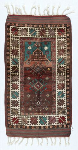 27x44 In Unique Vintage Handmade Turkish Accent Rug Made Of Wool