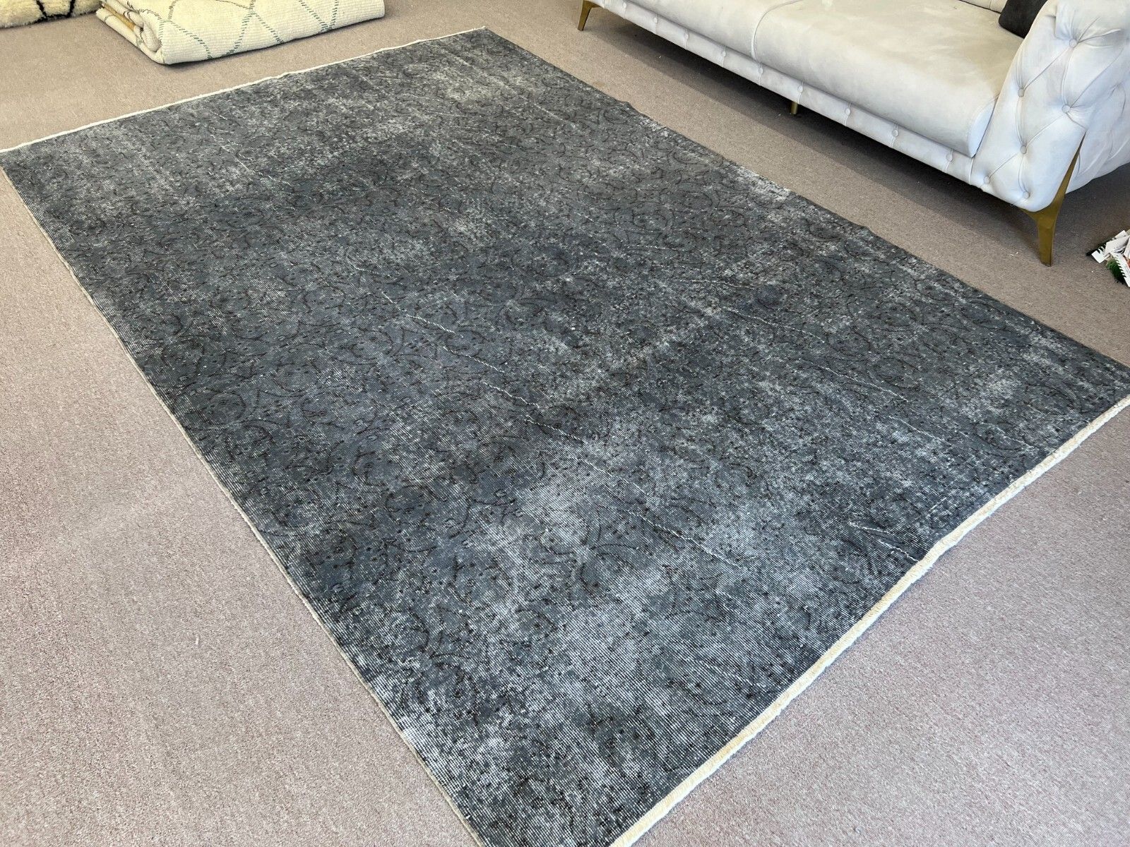 photo furniture 6.9x10 Ft Distressed Vintage Area Rug Overdyed In Gray, Handknotted In Turkey