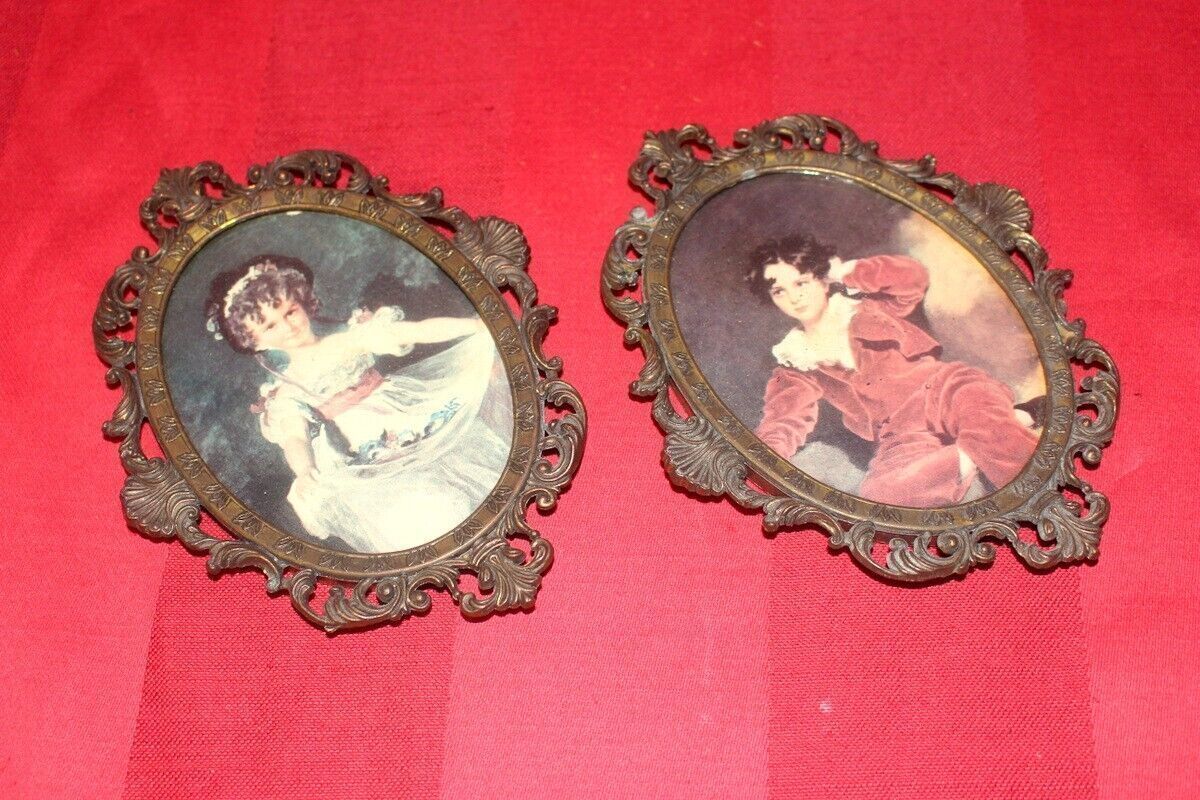 Pair Of Italian Vintage Small Wall Hanging Bronze Oval Picture Frames Regency photo 55.0
