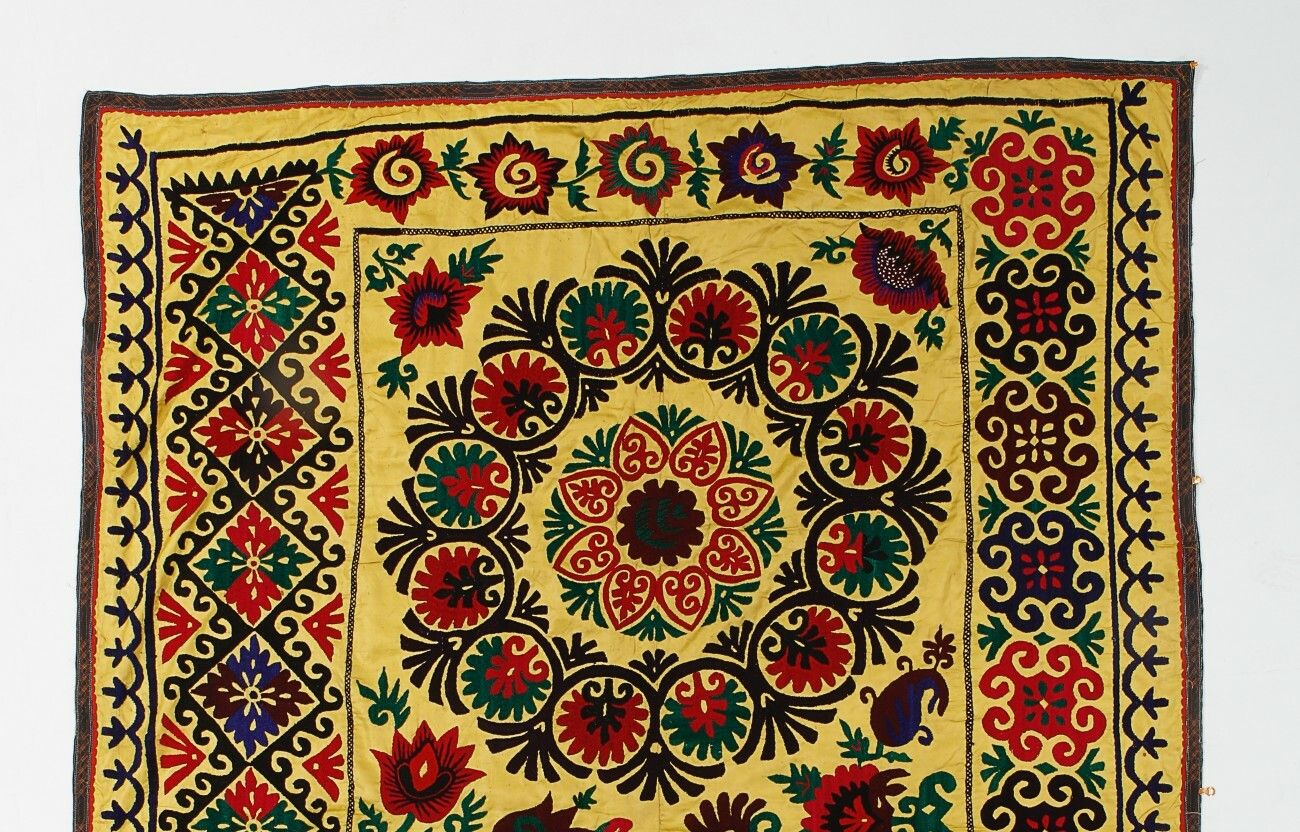 5.5x7.6 Ft Asian Suzani Textile. Embroidered Cotton & Silk Wall Hanging photo furniture