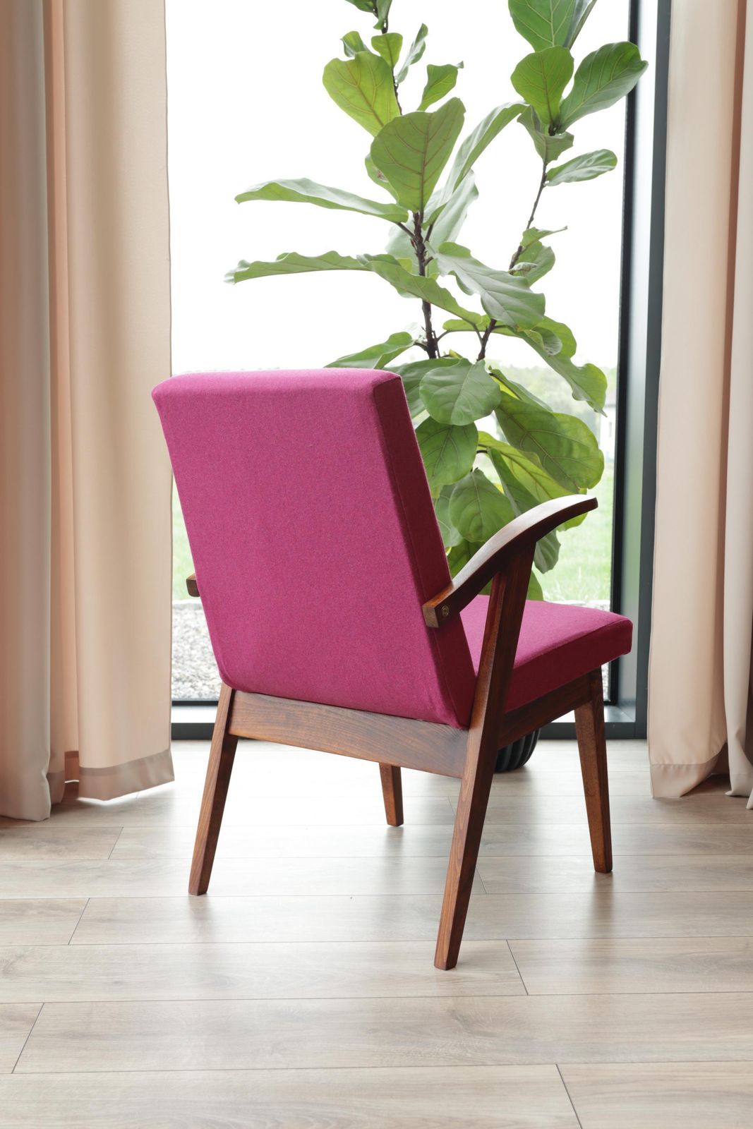 Vintage Wool Fuchsia Armchair Full Refurbished Designed By Puchała, 1960, Poland photo Furniture