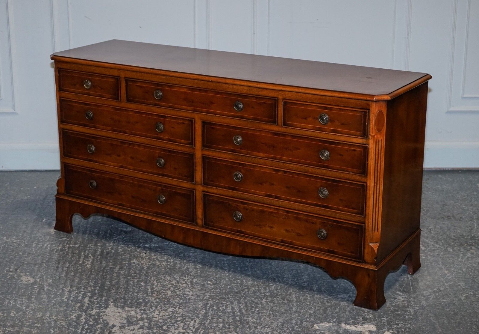 Georgian Style H.G. Hudson Burr Walnut Sideboard Bank Of Drawers Quality Made photo for sale