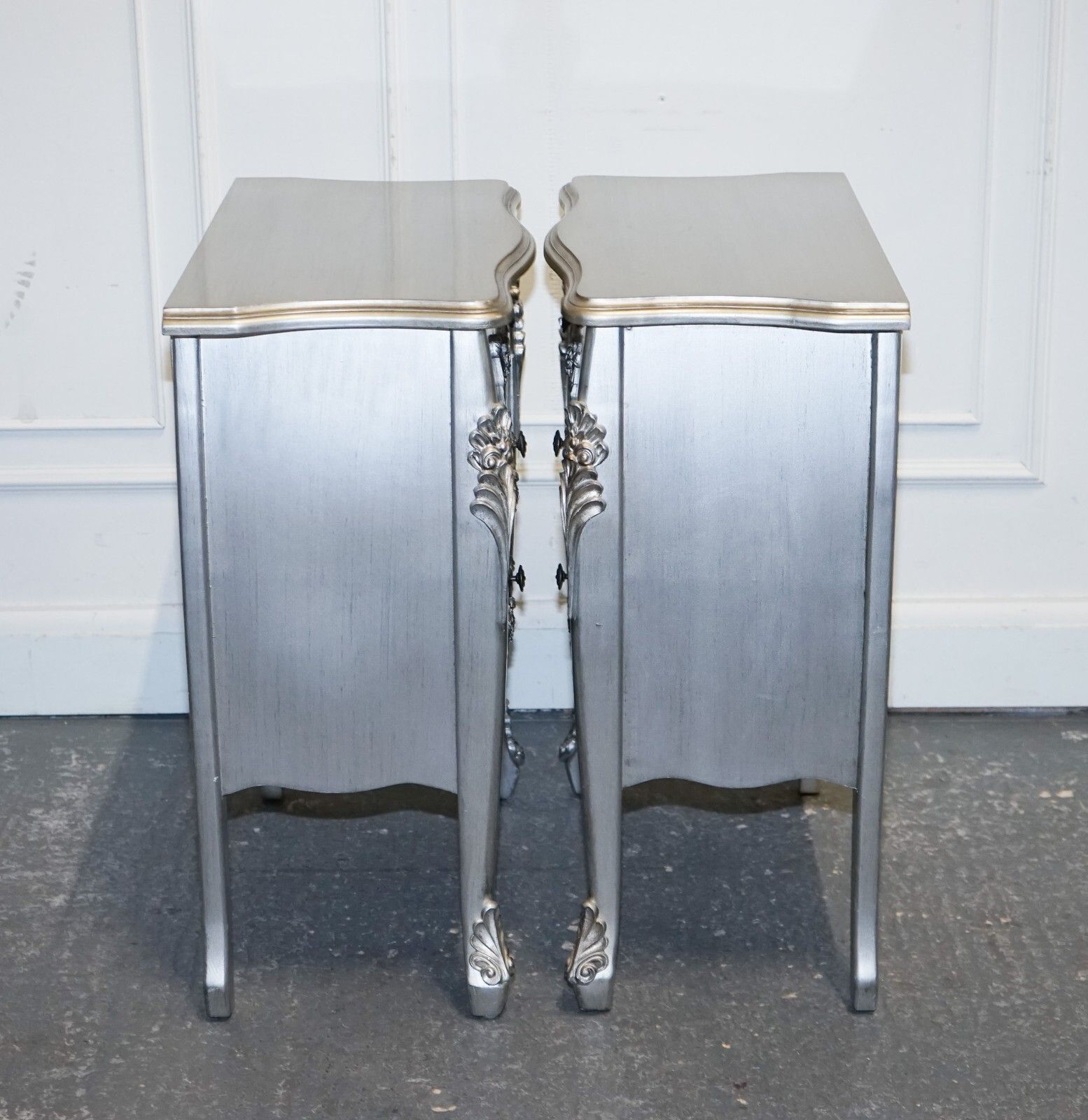 Lovely French Grey Silver Baroque Style 3 Drawer Bedside Tables Chest Of Drawers photo 450.0