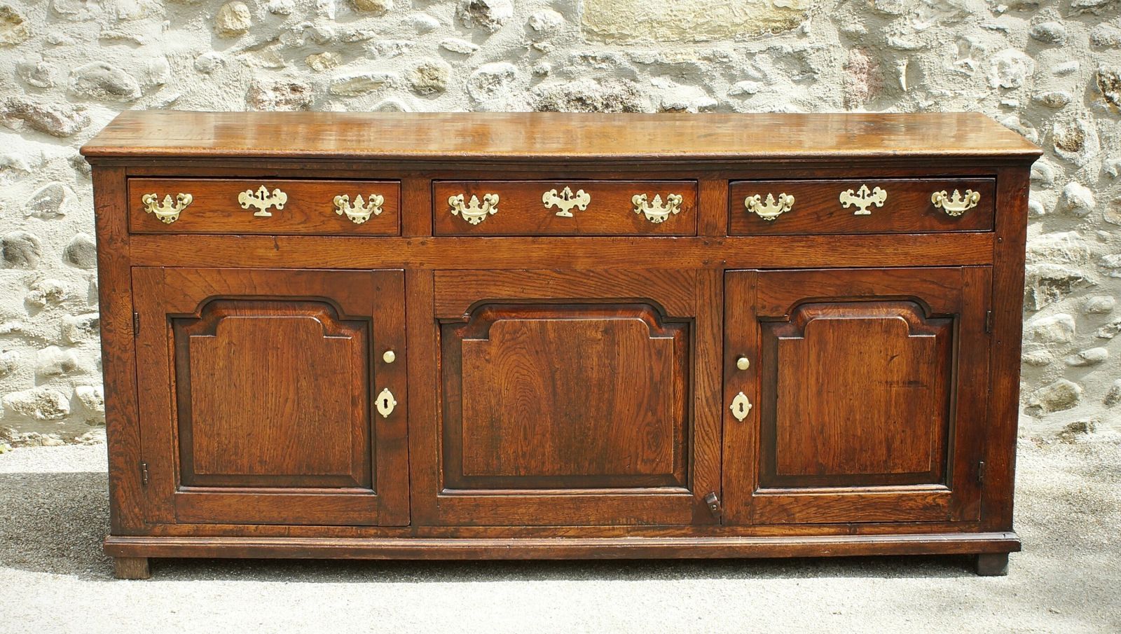 18th Century Oak Dresser., 18th Century And Earlier photo furniture