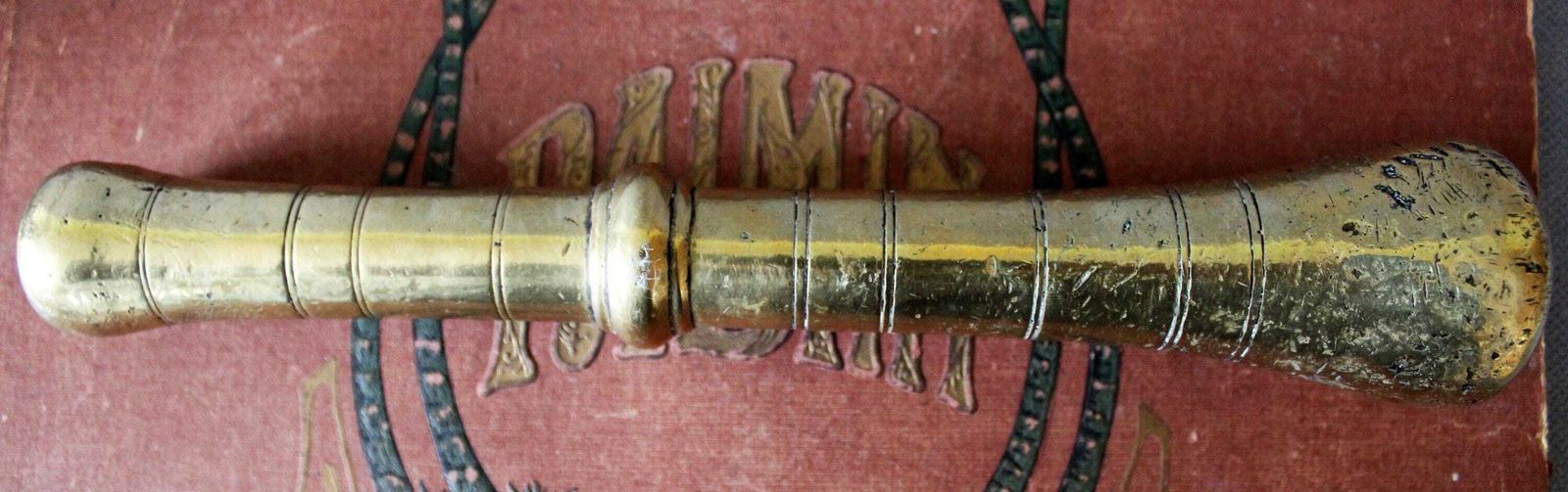 photo furniture Antique Heavy Bronze Brass Mortar And Pestle, 2.8 Kilos, Apothecary, Pharmacy, Kitchen Accessory, Medicine, Spices, Solid Brass