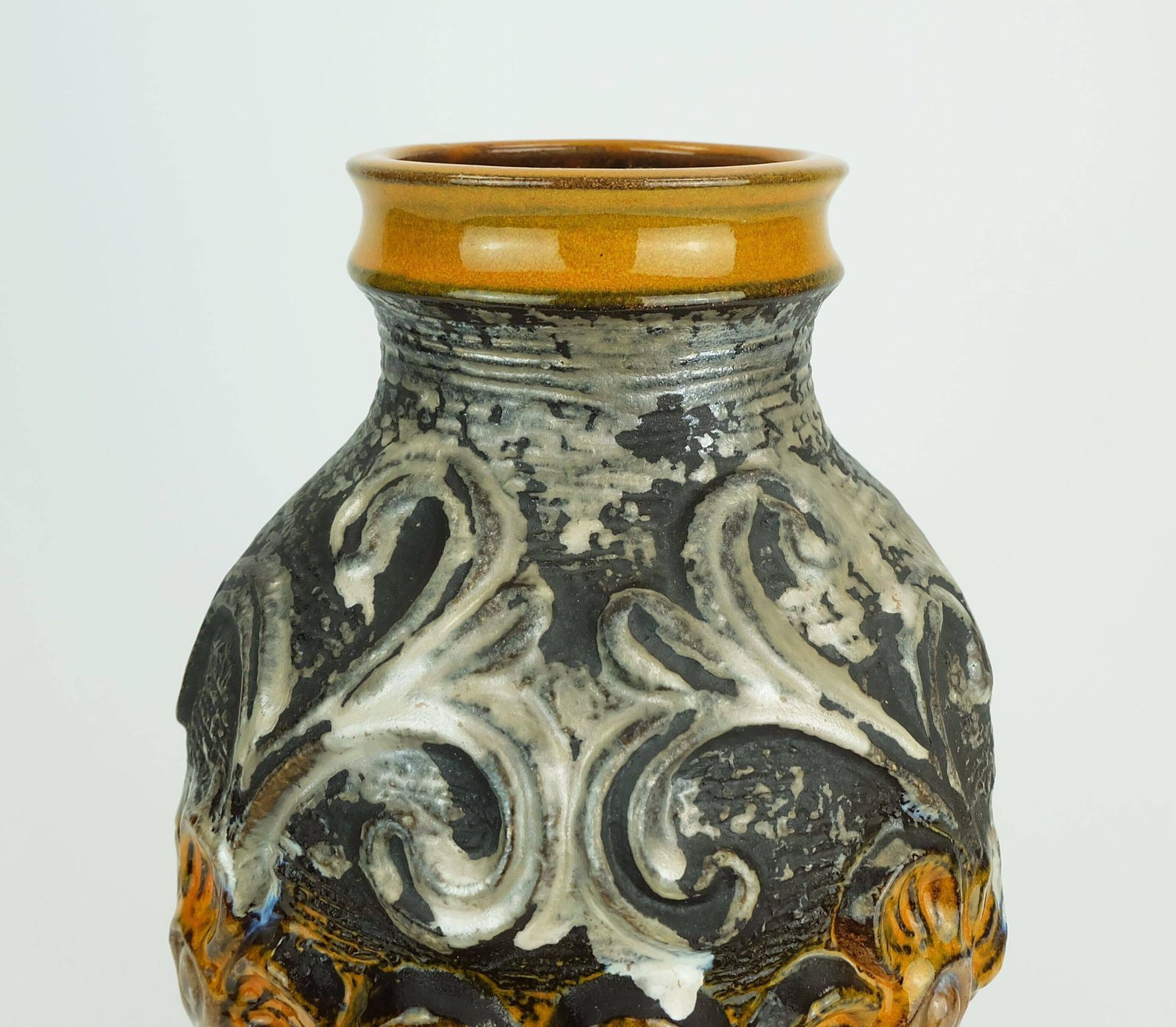 photo furniture Mid Century Vase Carstens Model 7161 30 Flower Relief Decor