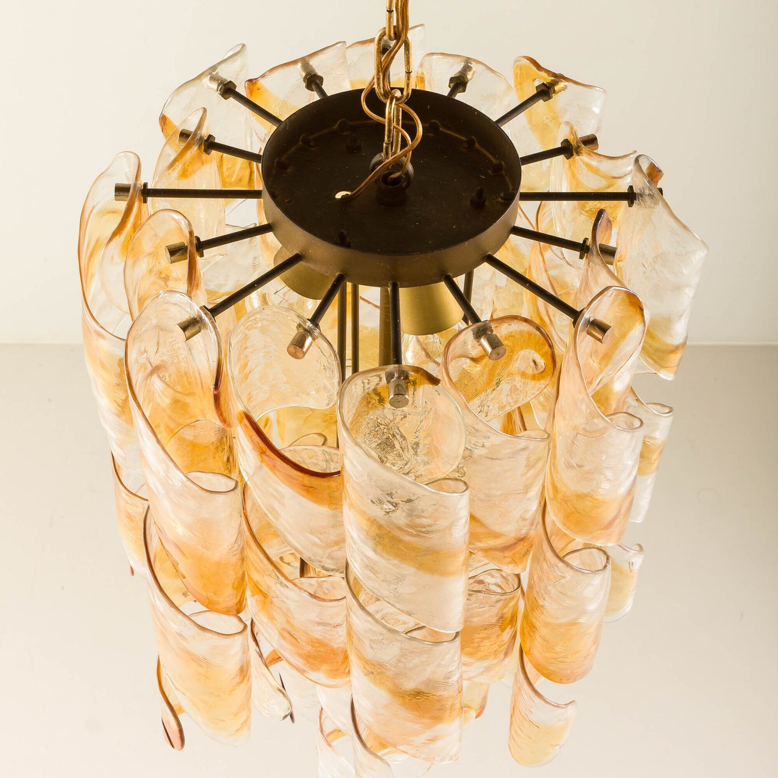 photo vintage Mid Century Murano ‘Torciglione’ Glass Chandelier By Mazzega, Italy 1970s