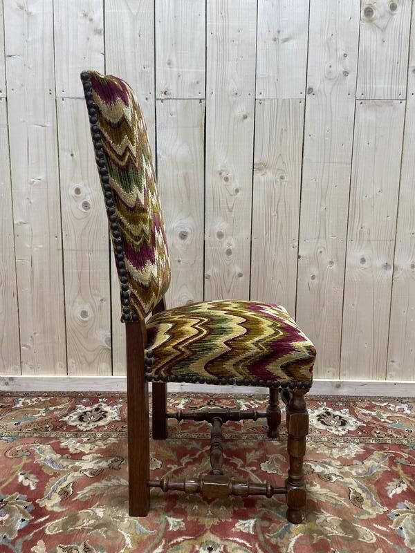 4 Chaises De Style Louis XIII En Bois Tournés Et Velours photo 630.0