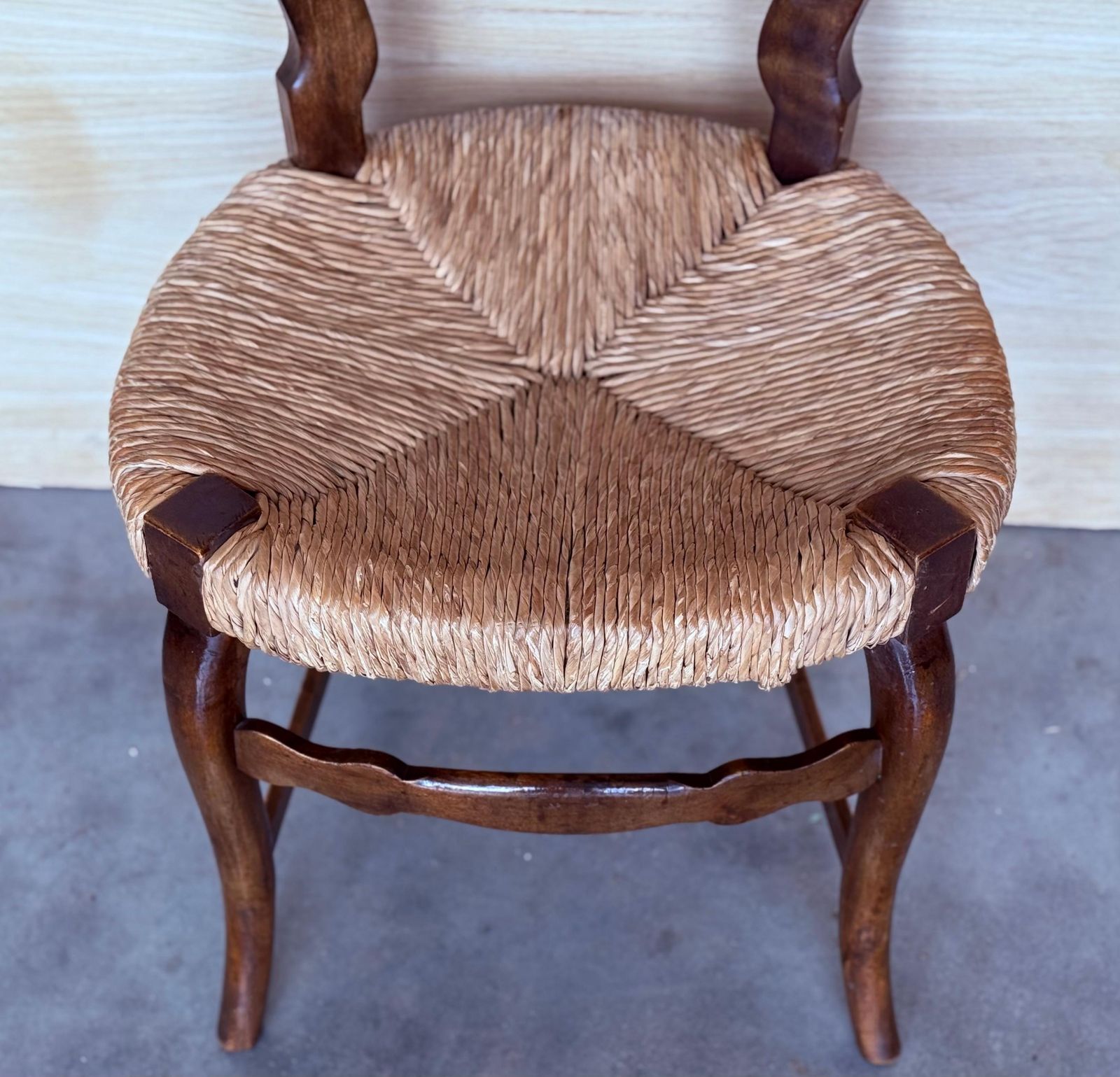 Ensemble de six chaises de salle à manger d'époque, assises en cannage large, Espagne, XIXe siècle photo buy