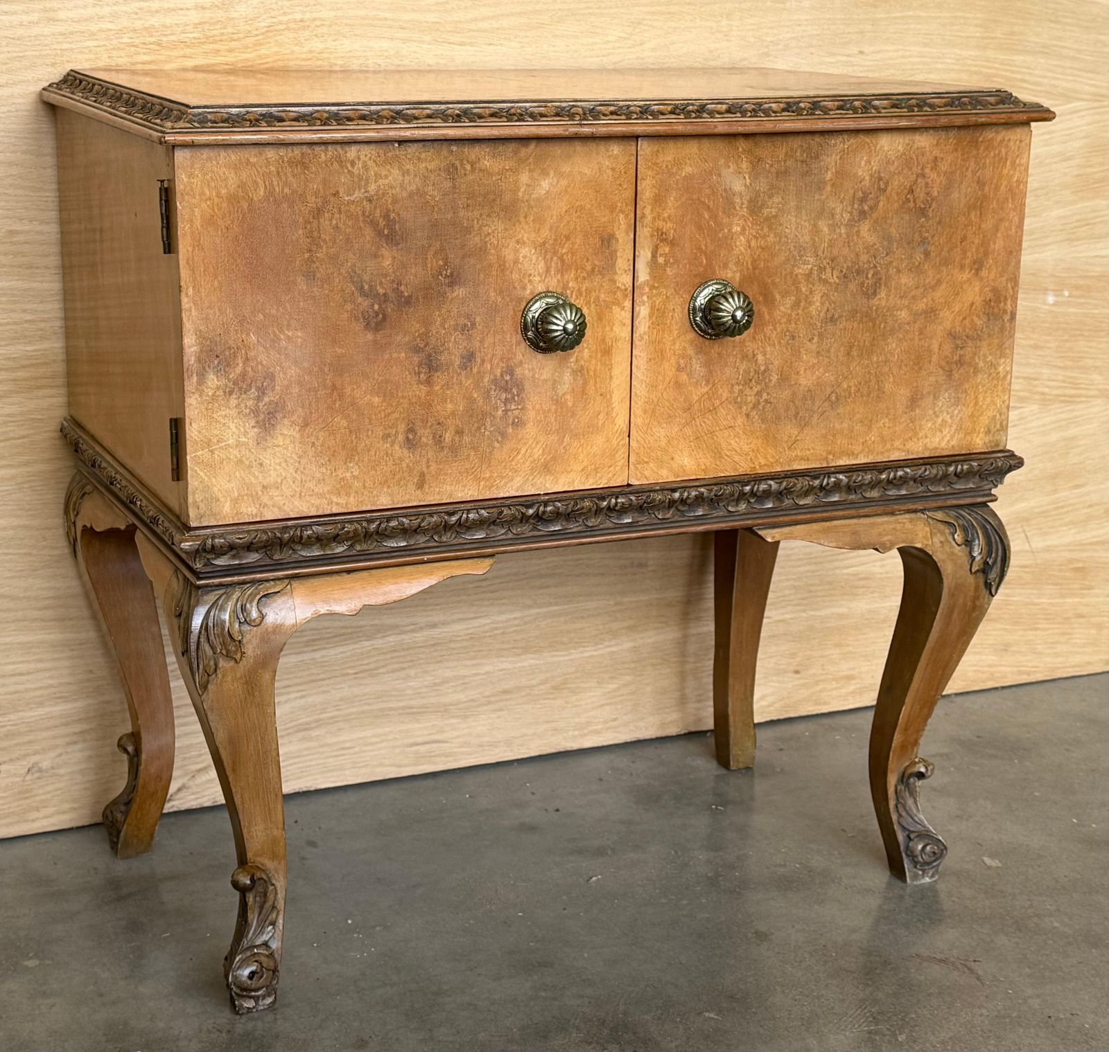 Tables de chevet italiennes du début du XXe siècle en chêne clair à deux portes photo vinterior
