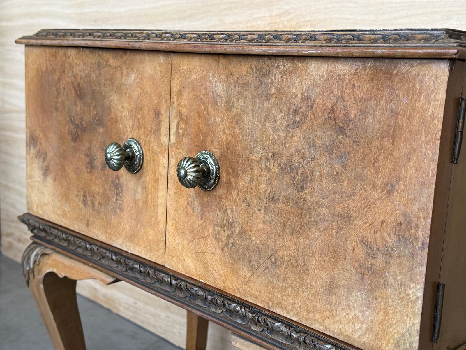 photo furniture Tables de chevet italiennes du début du XXe siècle en chêne clair à deux portes