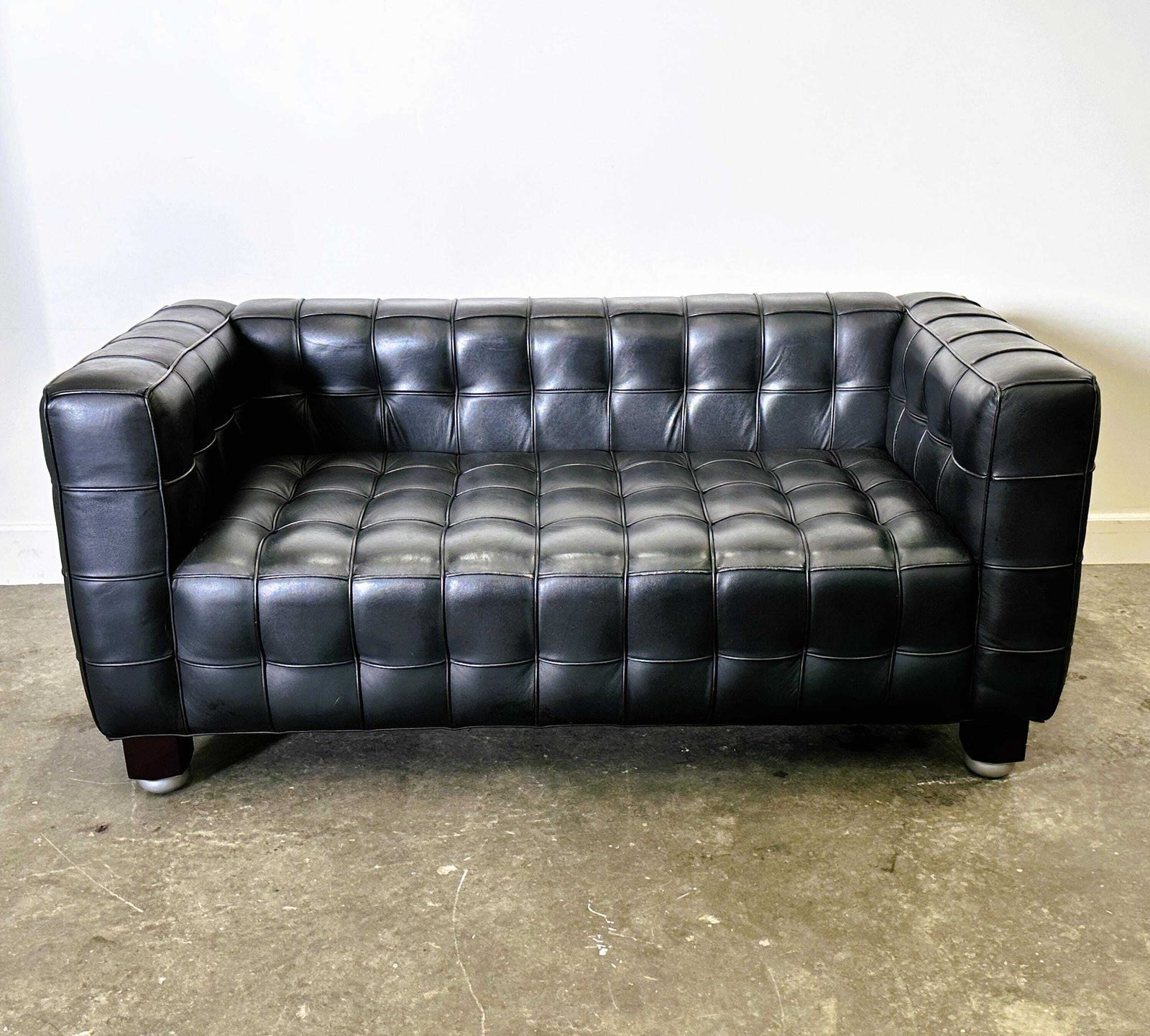 Josef Hoffmann Kubus Sofa In Zwart Leer Voor Wittmann, Oostenrijk. Ca. Jaren 1980. photo furniture