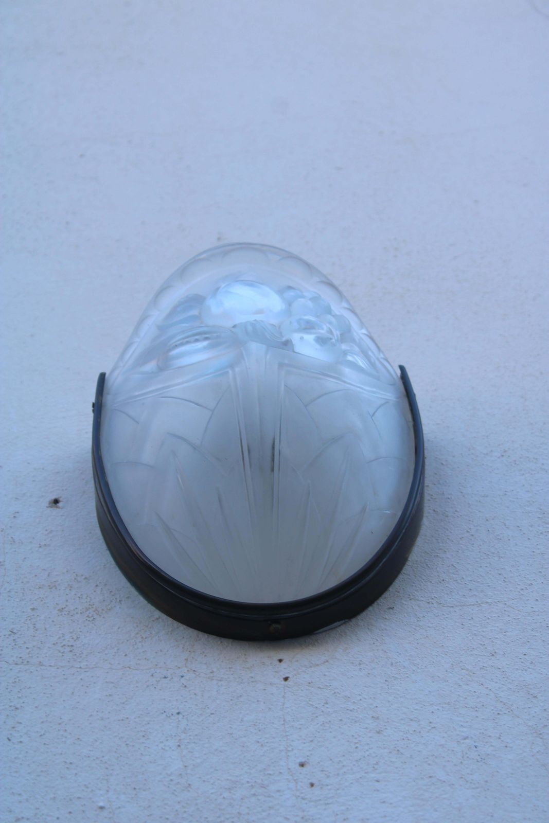 1251.0 French Art Deco 1930's Crystal And Brass Lalique Style Wall Lamp photo