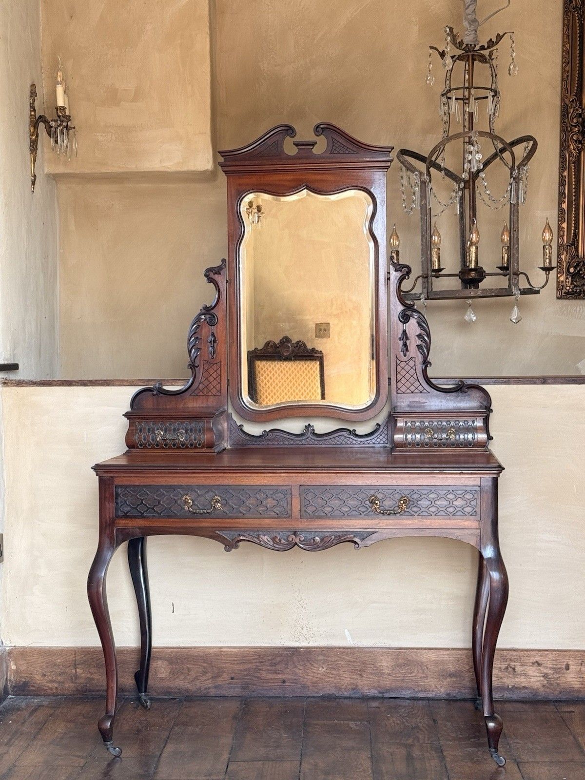 Fine  English Victorian Antique Mahogany Carved Dressing Table By Maple Co