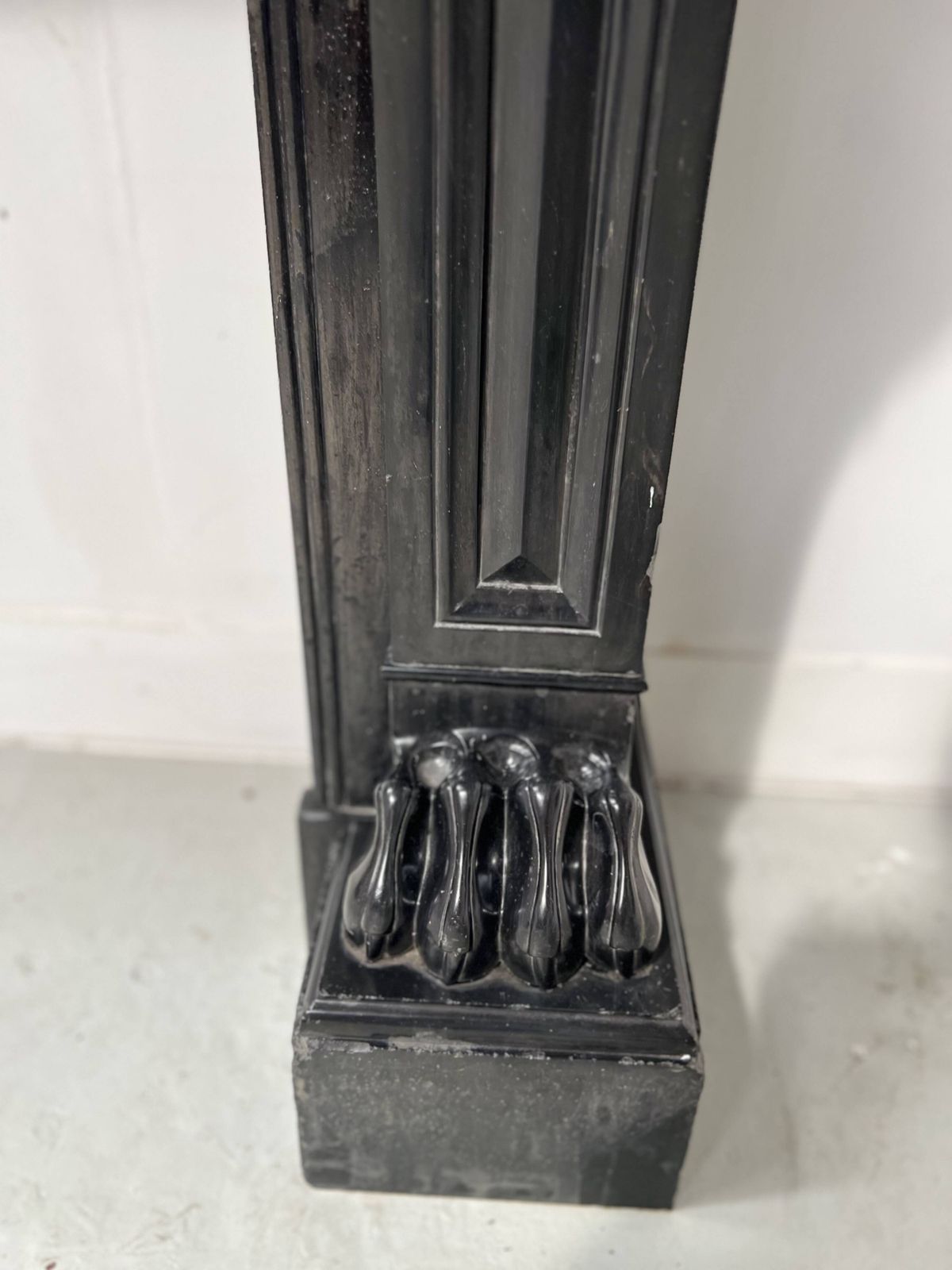 photo vinterior Napoleon III Fireplace With Claw Feet In Black Marble, 19th Century