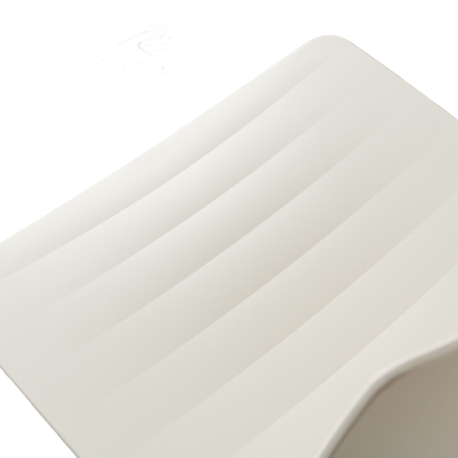 Set van 6 Andreu World Plastic Chairs – Wit/Crème – Handmatige Functie photo for sale