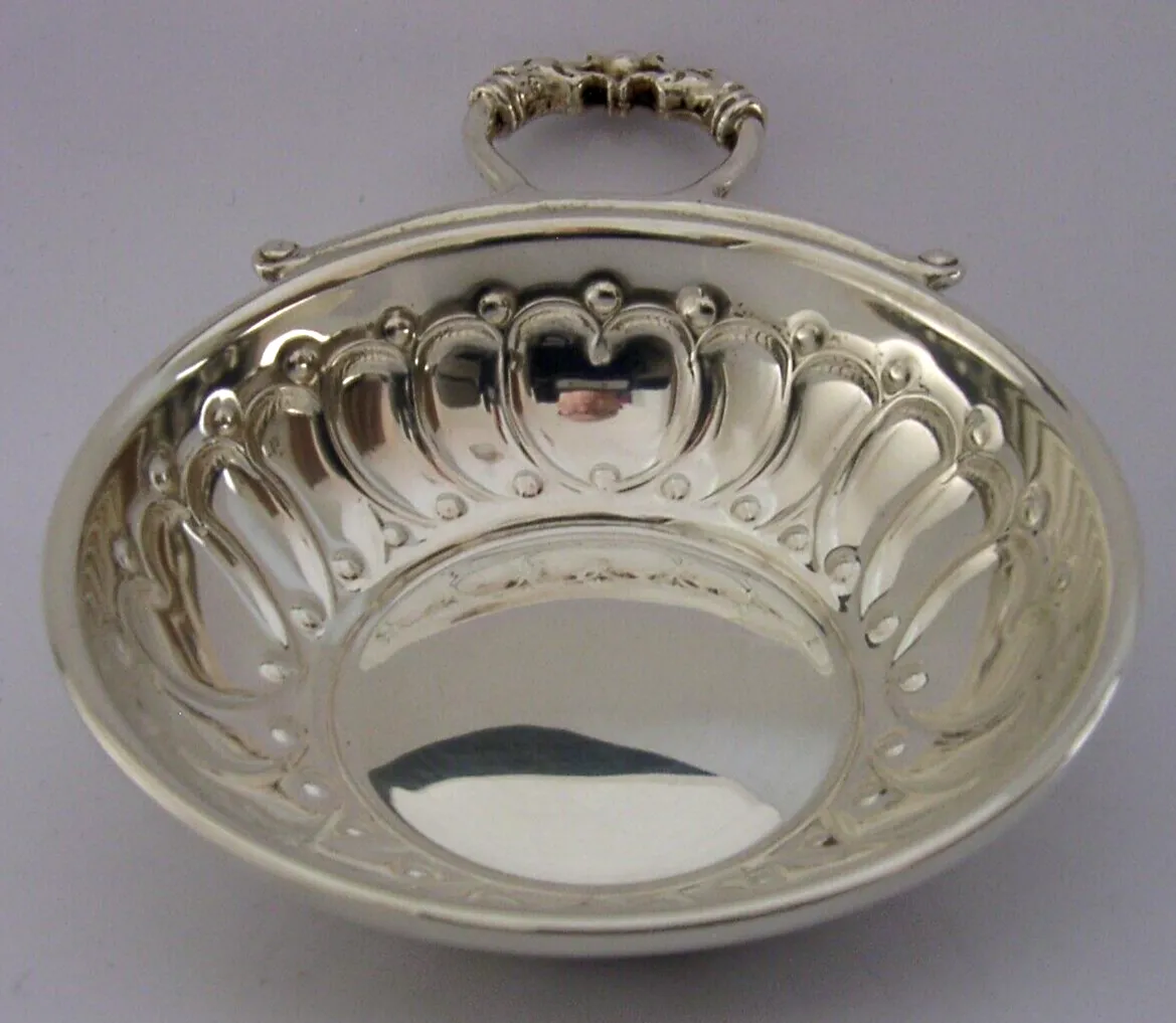 Pretty English Sterling Silver Love Hearts Wine Taster London 1997 Barware