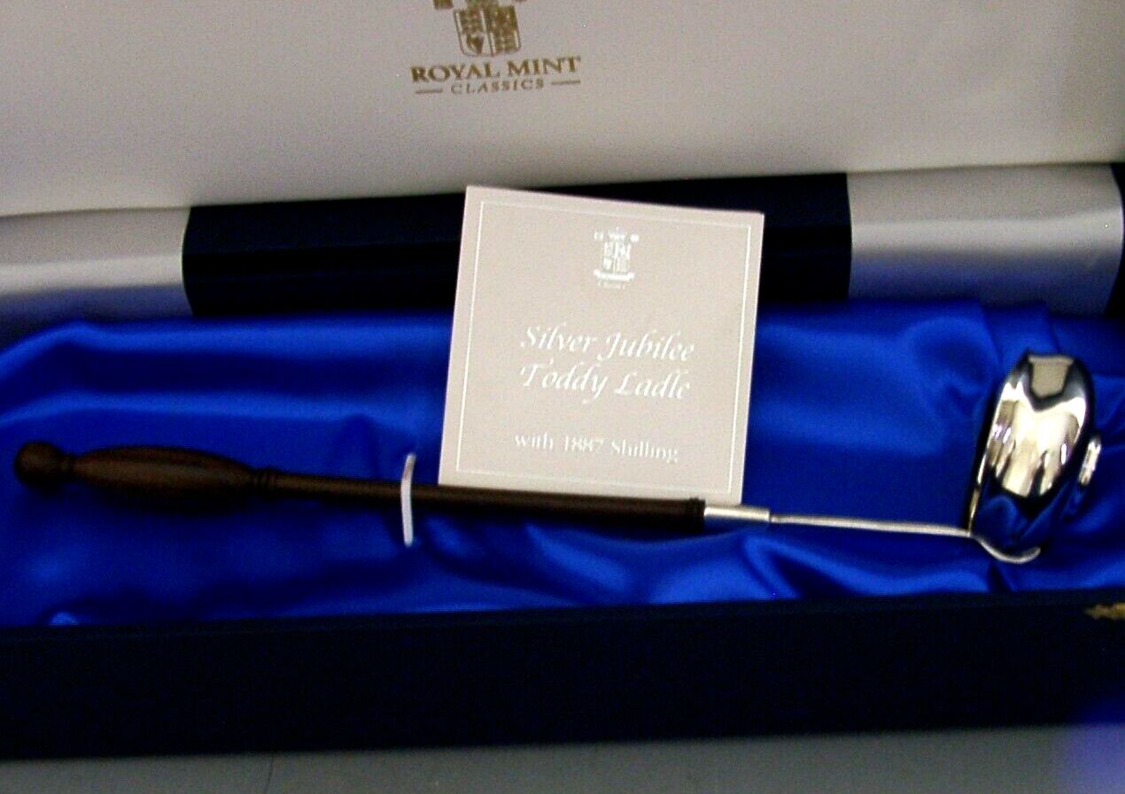Mint 11+Inch English Sterling Silver Wooden Handled Toddy Punch Ladle 2002 Cased