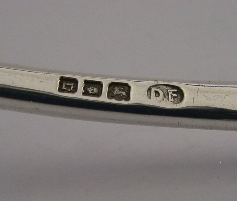 Rare Sterling Silver Lampet Or Lampeth Family Crested Sauce Ladle 1918 photo 160.0