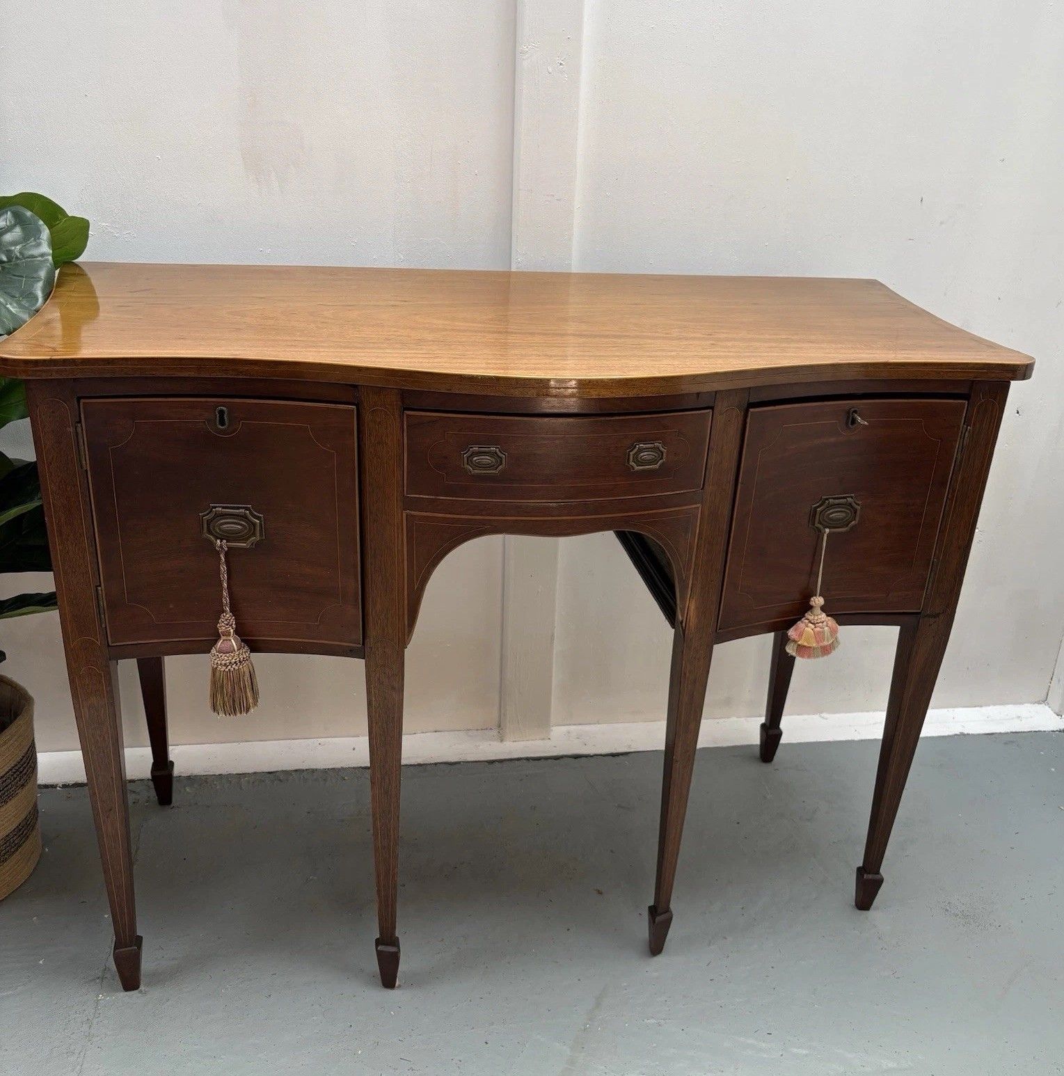 Georgian Mahogany Serpentine Front Sideboard