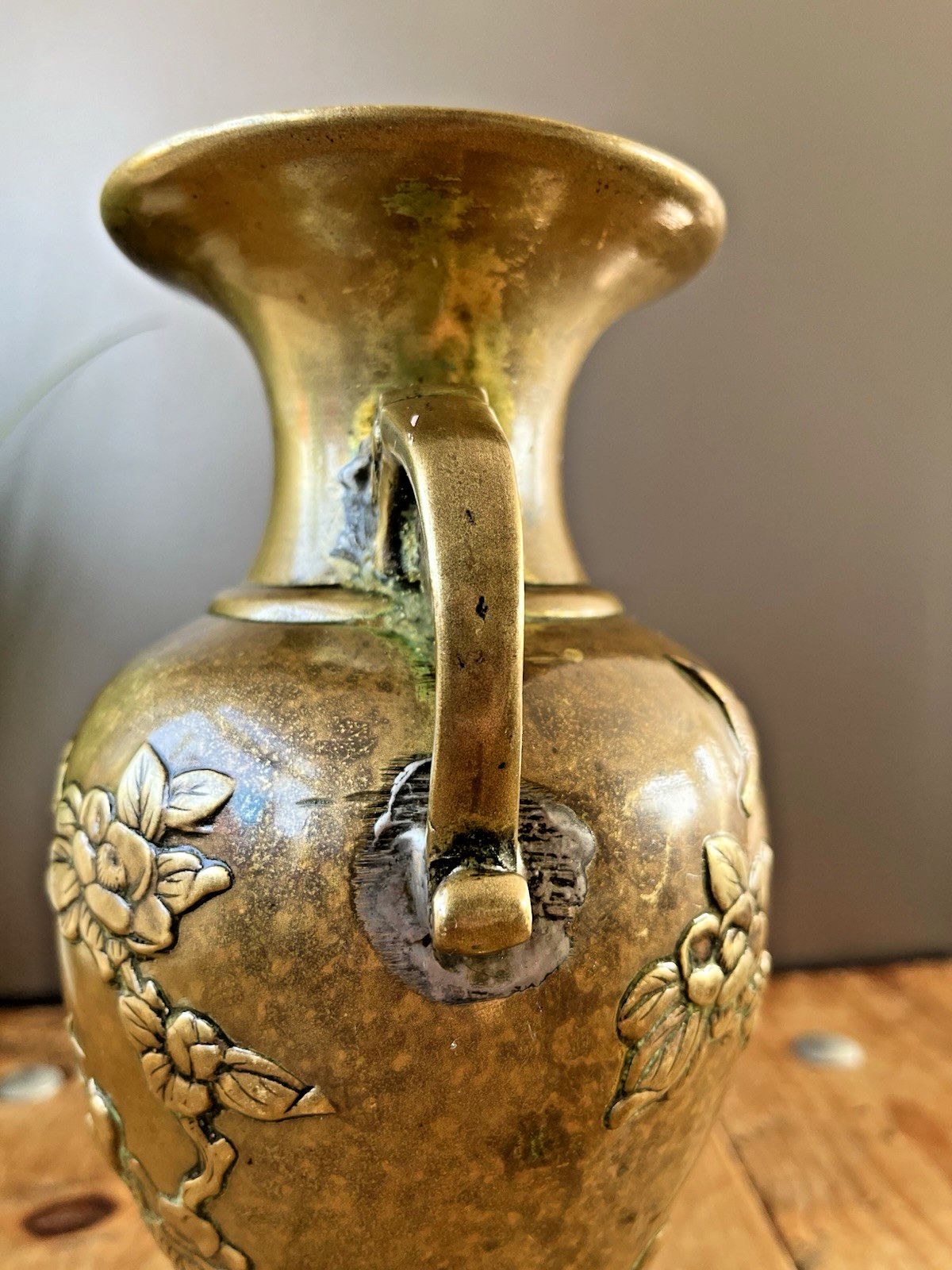 photo furniture Antique Japanese Meiji Period Bronze / Brass Vase Bird Floral Aesthetic Movement
