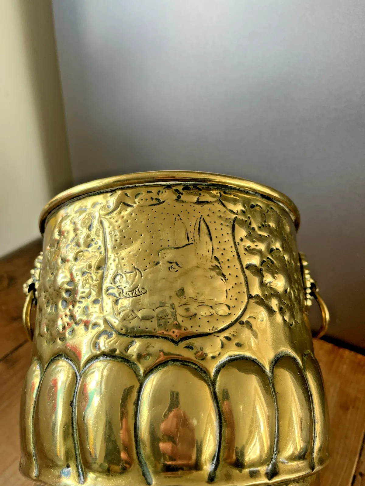 photo buy Antique Brass Warthog Coat Of Arms Plant Pot Lion Handles Champagne Ice Bucket
