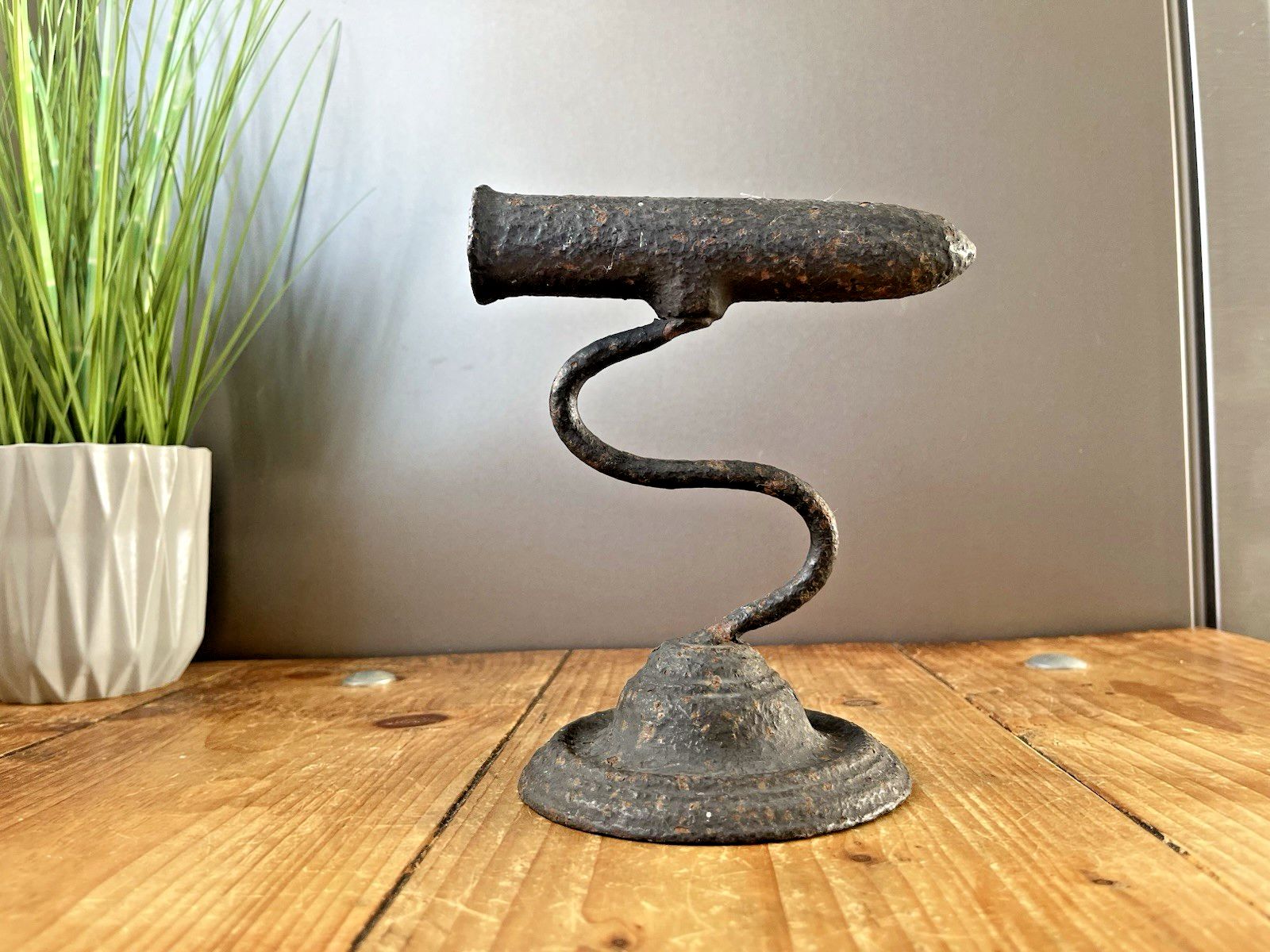 Antique 19th C English Victorian Cast Iron Metal Goffering Tally Iron Folk photo for sale