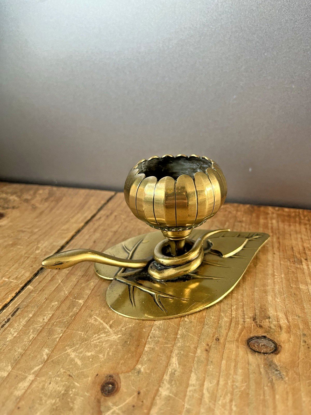 photo furniture Antique Art Nouveau Brass Leaf Snake Flower Match Holder Incense Burner Candle