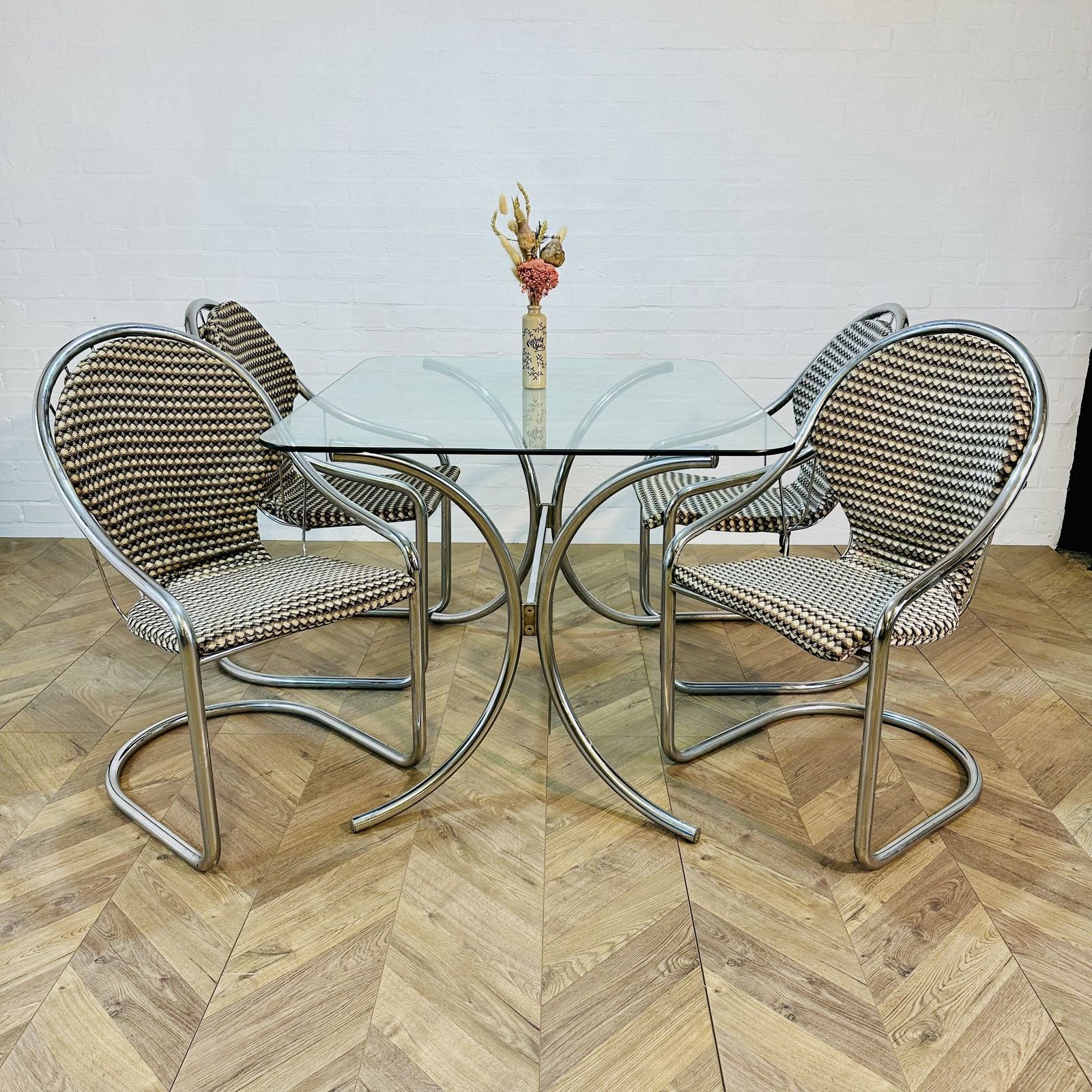 photo vintage Vintage Gastone Rinaldi Chrome Chairs + Glass Table, Circa 1970s