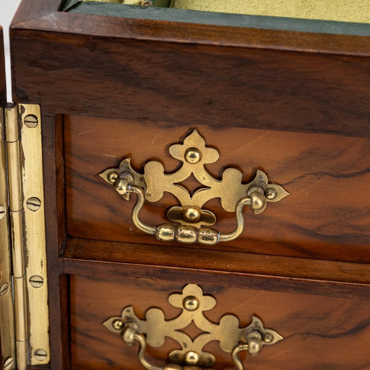photo vintage Antique 19th Century Victorian Walnut & Glass Fronted Jewellery Box C.1890