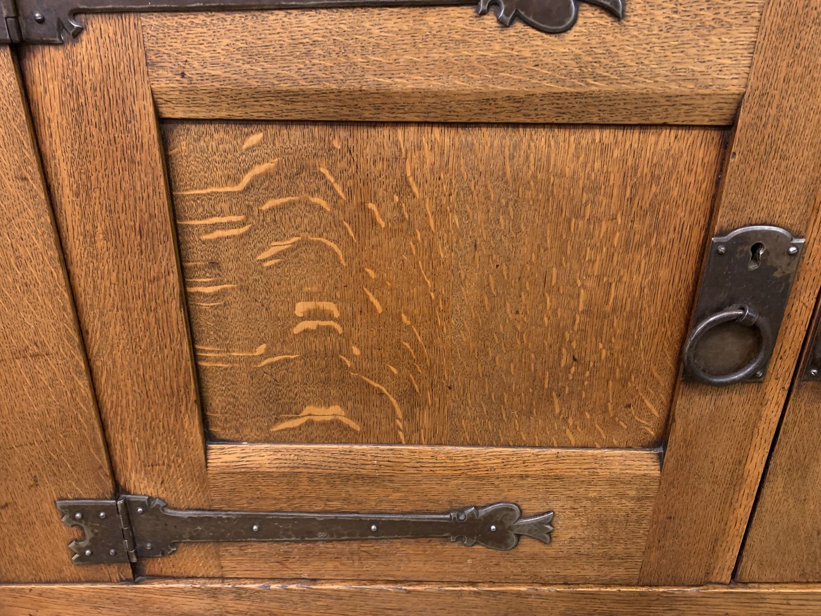 photo vinterior Liberty & Co. Arts And Crafts Period Oak Dresser