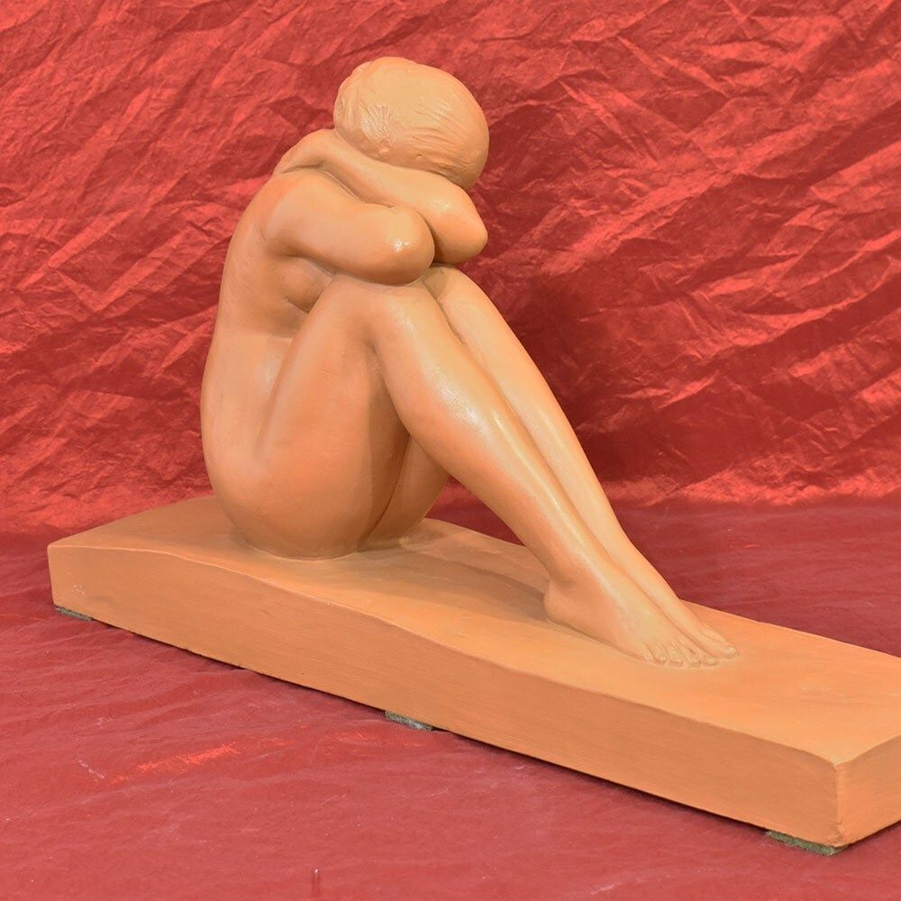 Art Déco Sculpture, Terracotta, Crouching Young Woman, Amedeo Gennarelli, 20th Century. photo buy