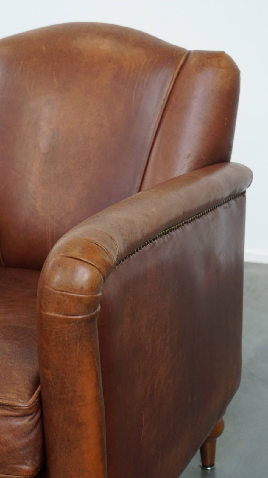 880.7229 Stijlvolle Art Deco Fauteuil In Schapenleer Met Tijdloos Karakter photo