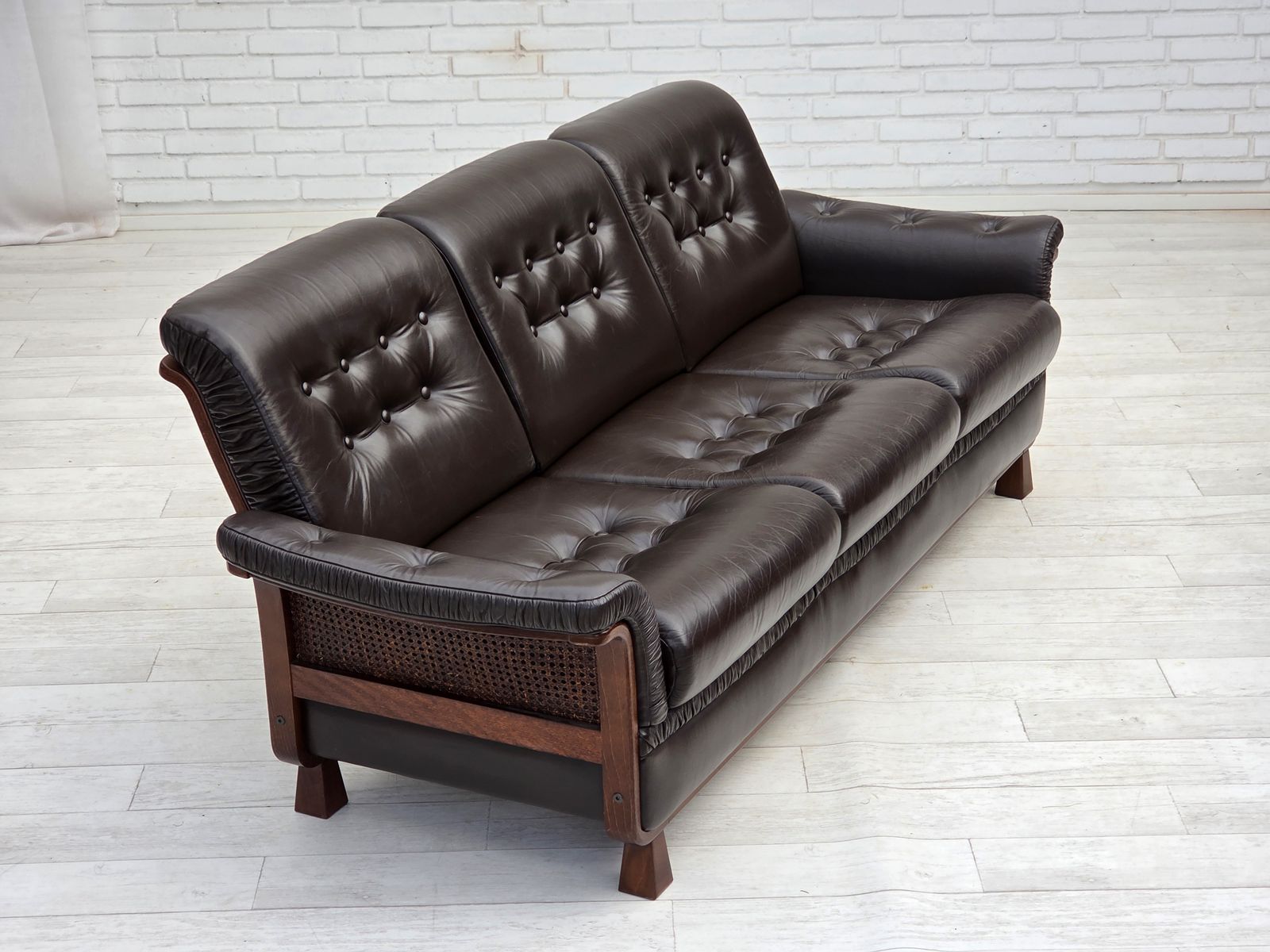 Scandinavisch 3 Zitsbank, Jaren 1970, Meubelleer, Teakhouten Poten, Gebogen Hout. photo vintage