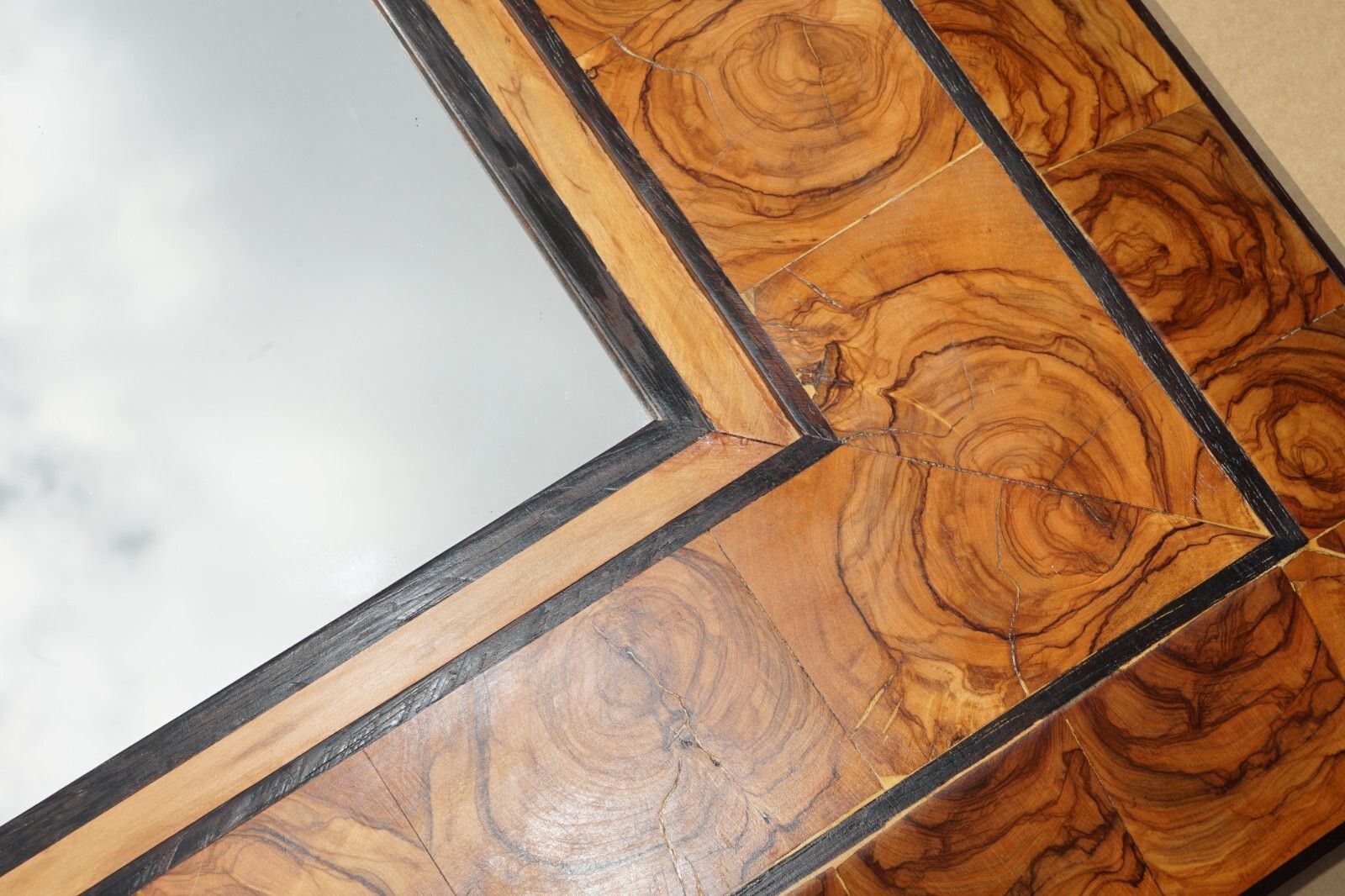 Large Exquisite Cushion Framed Oyster Laburnum Wood Wall Mirror Sublime Patina photo vintage