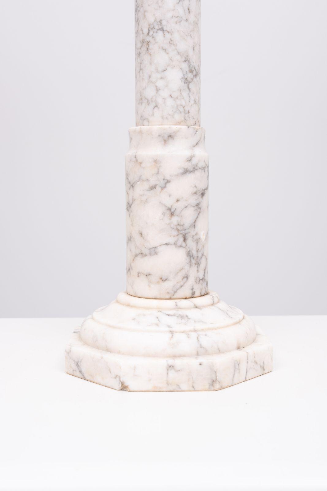 An Antique Italian Ring Turned Alabaster Pedestal 19th Century photo 800.0