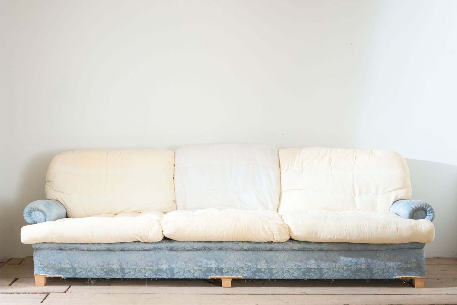 Pair Of 20th Century 2.8m Country House Sofas Retailed By Harrods photo Furniture