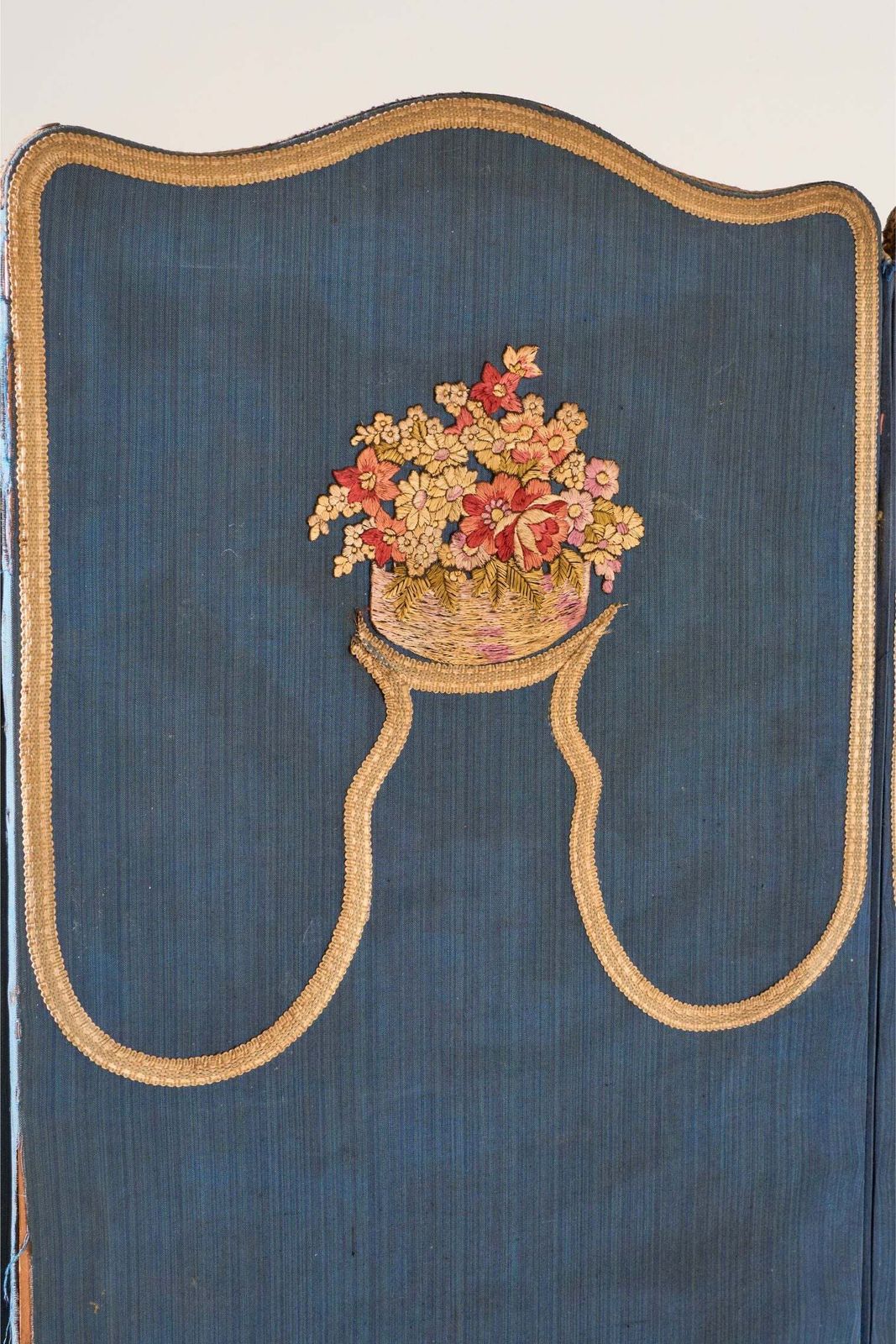 1920's Blue Embroidered Room Screen   4 Panel photo vinterior