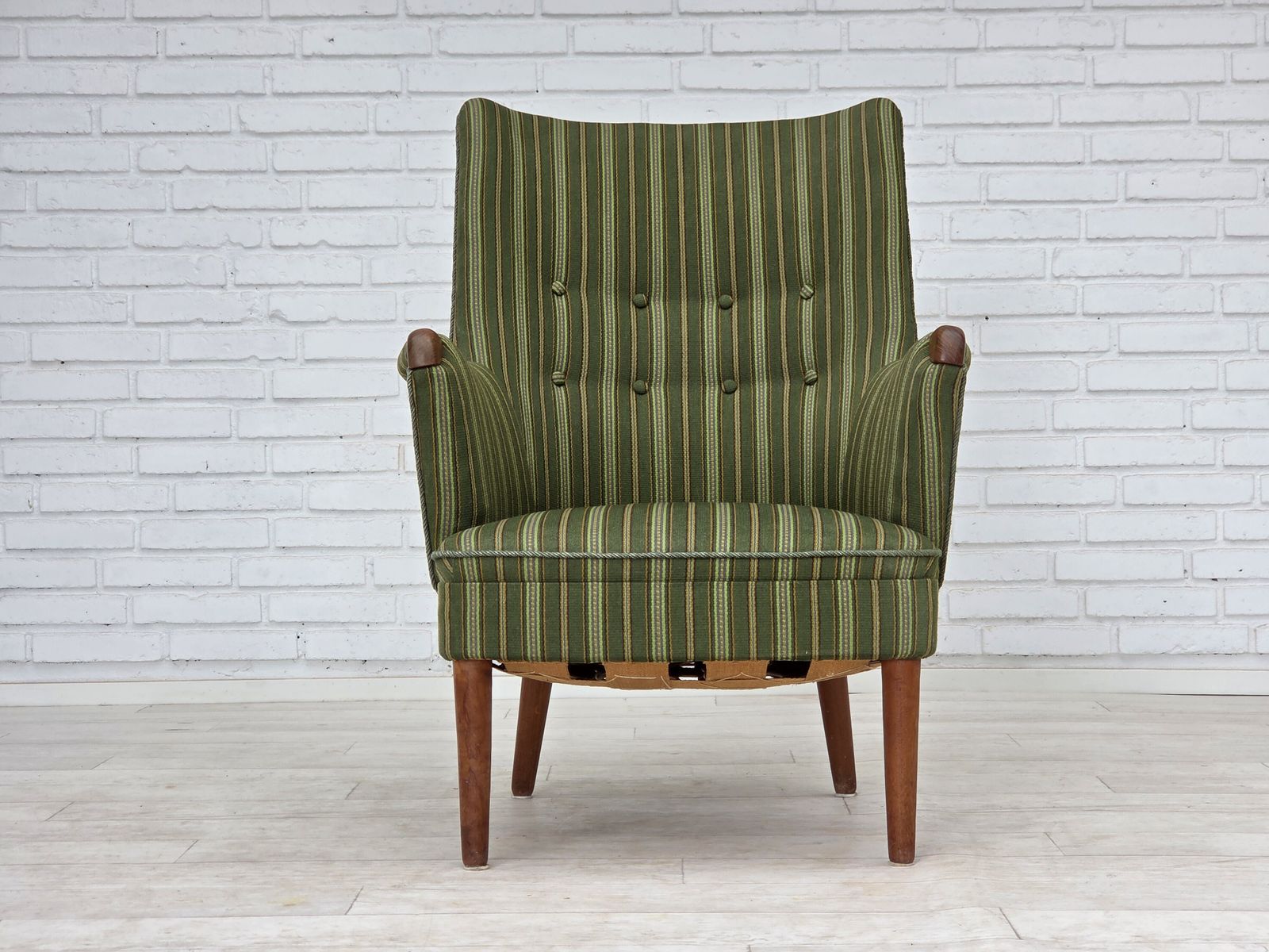 1960s, Danish Armchair, Green Furniture Wool, Teak Wood. photo vinterior